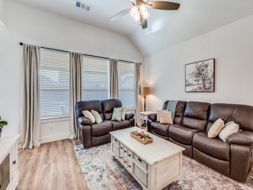 1808 Pelham Drive Aubrey TX 76227