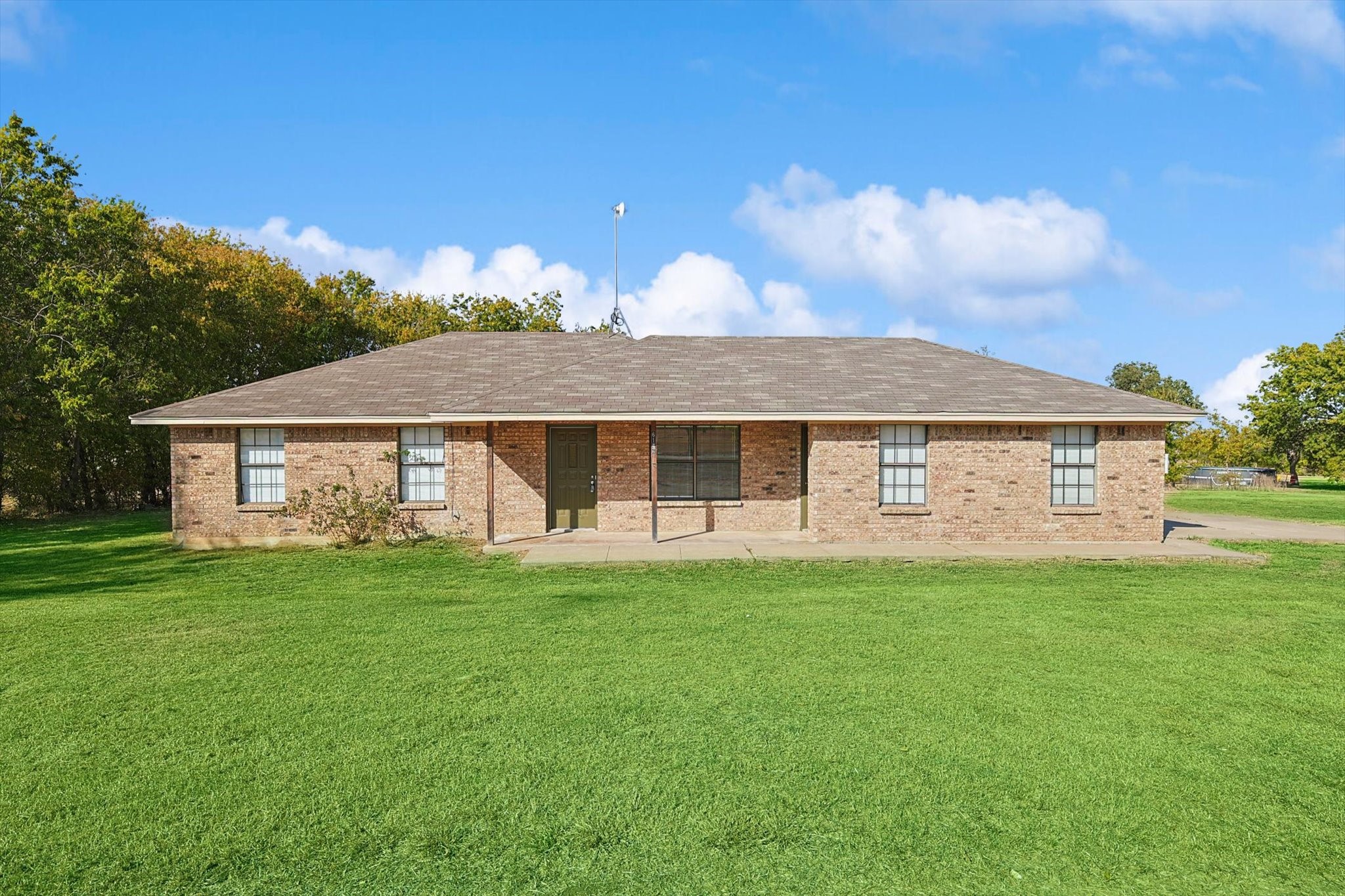 6146 Hawkeye Road Krum TX 76249