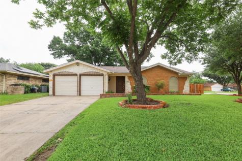 1725 Acosta Street Grand Prairie TX 75051