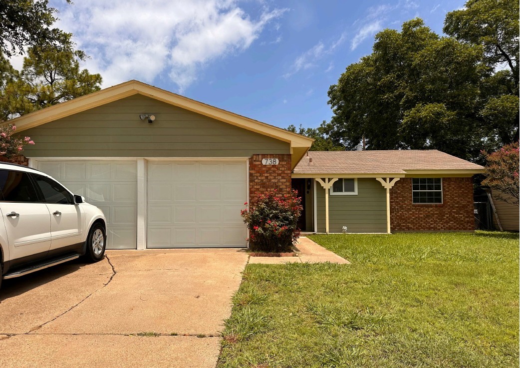 738 Cindy Lane Grand Prairie TX 75052