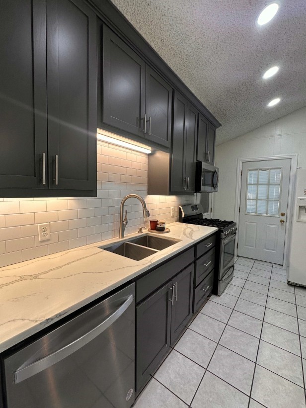 738 Cindy Lane Grand Prairie TX 75052