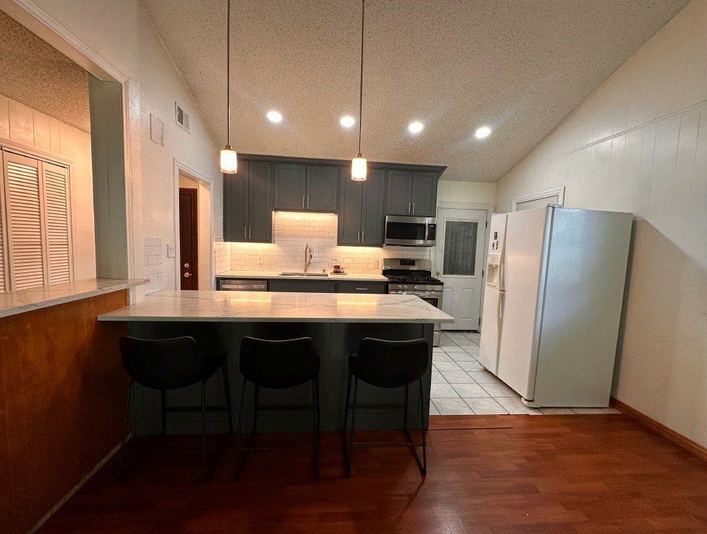 738 Cindy Lane Grand Prairie TX 75052