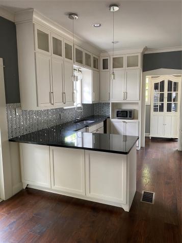 1511 S Adams Street Fort Worth TX 76104