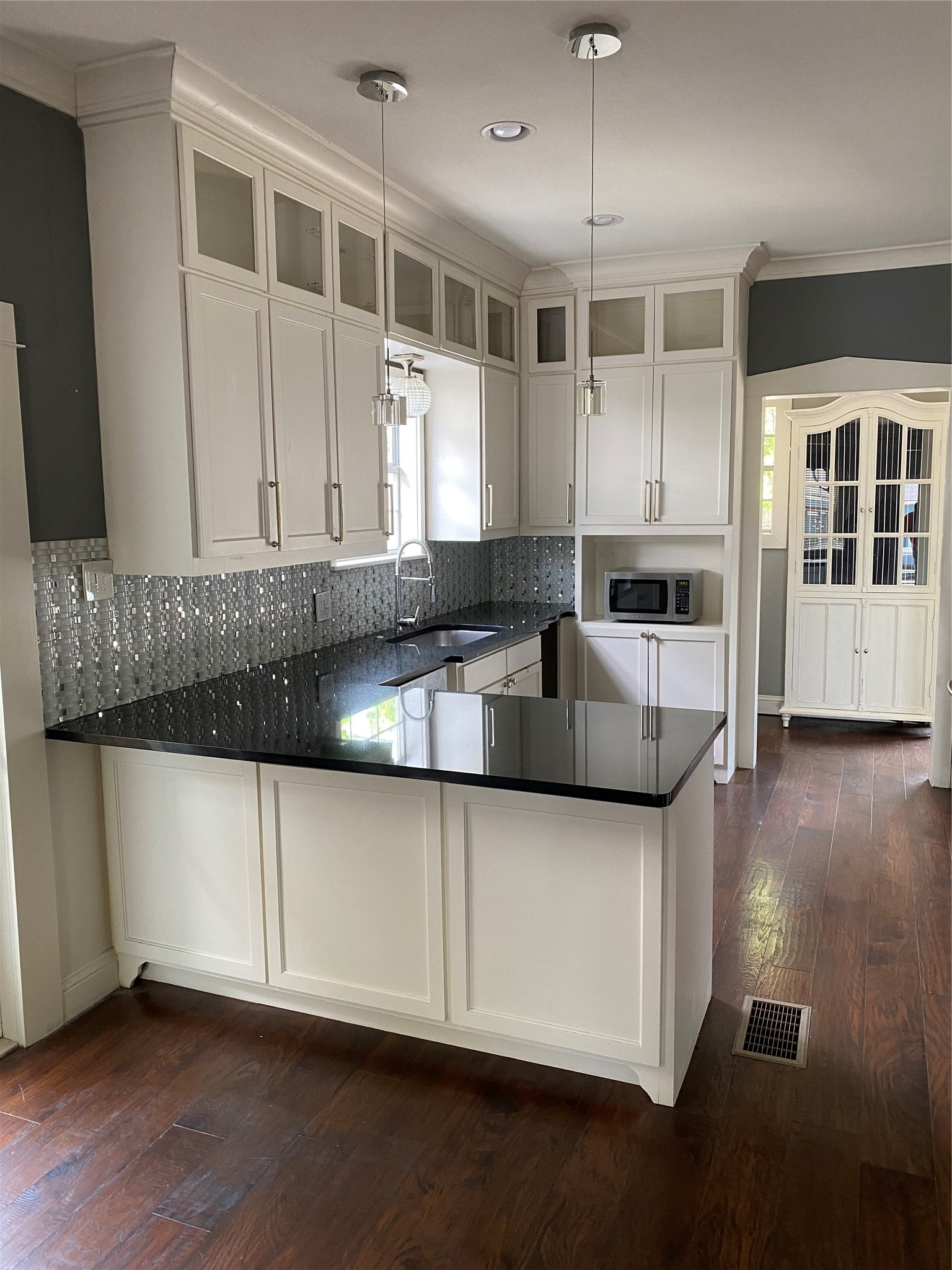 1511 S Adams Street Fort Worth TX 76104