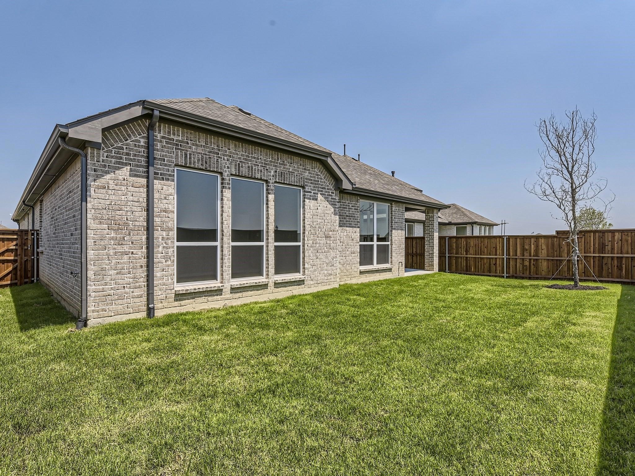 207 Buffalo Boulevard Rhome TX 76078