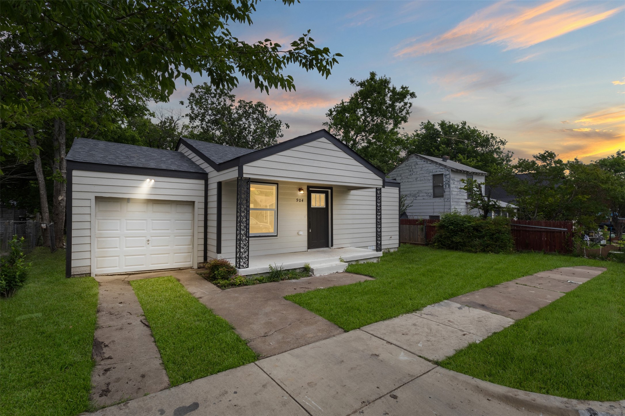 904 W Anthony Street Fort Worth TX 76115