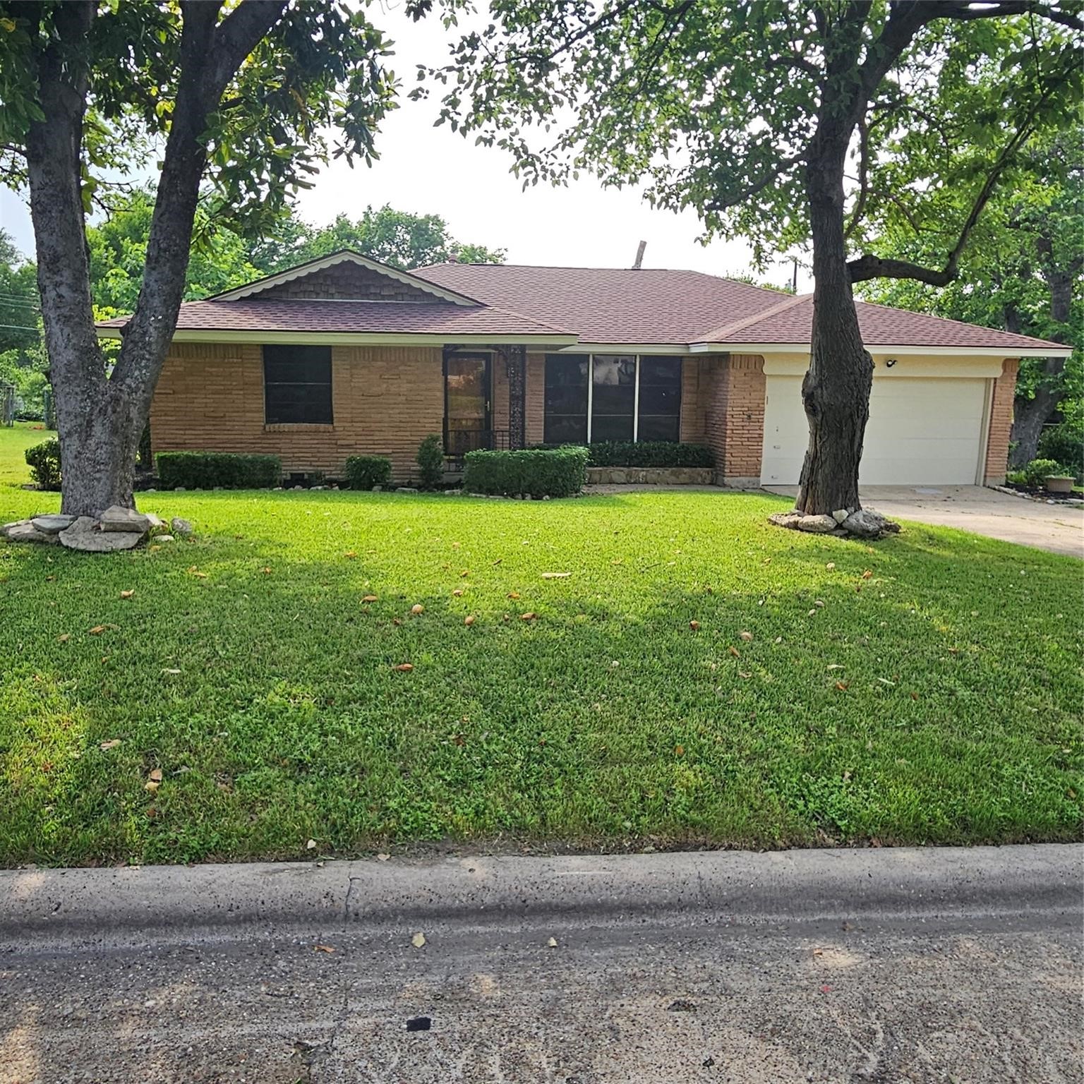 5907 Shady Crest Trail Dallas TX 75241