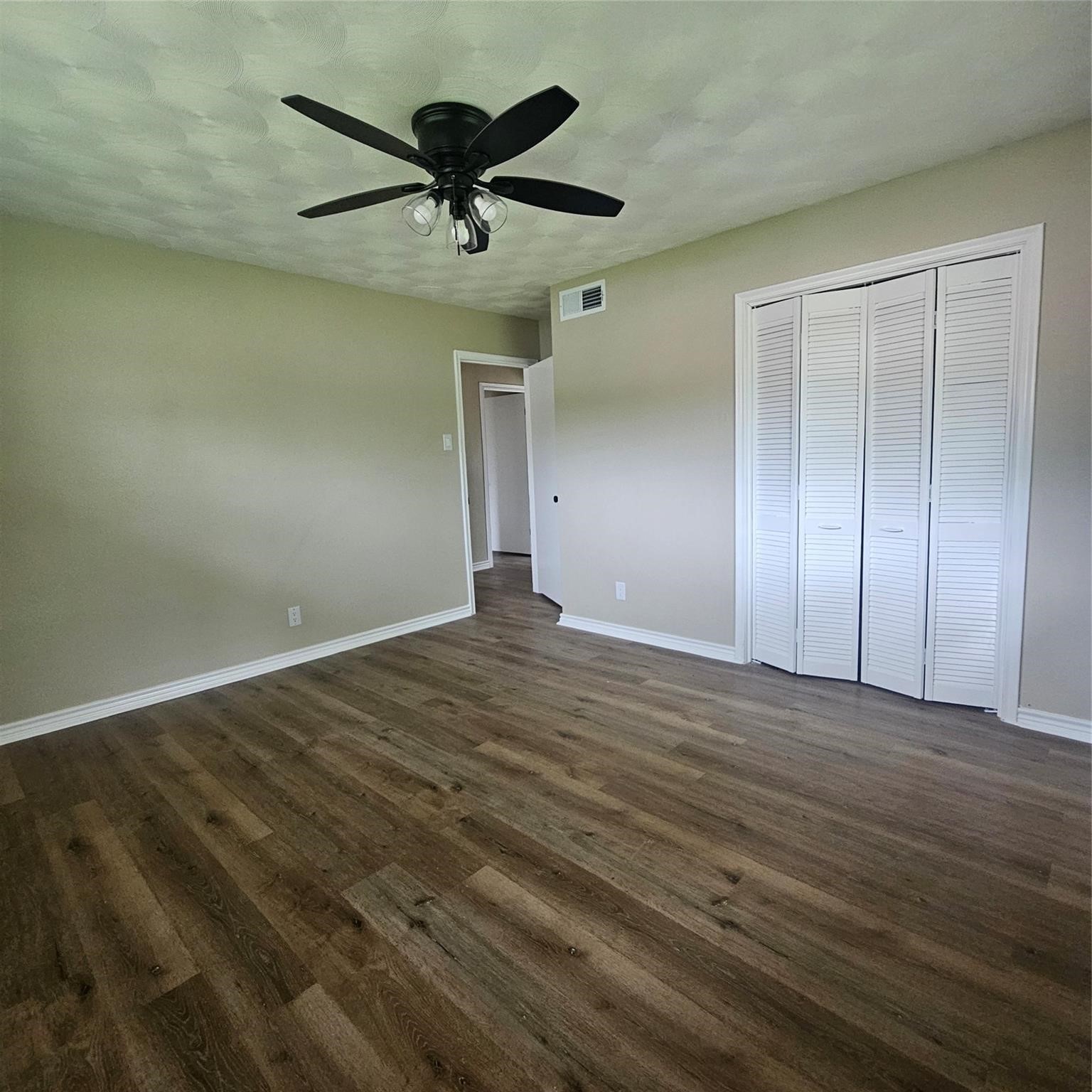 5907 Shady Crest Trail Dallas TX 75241