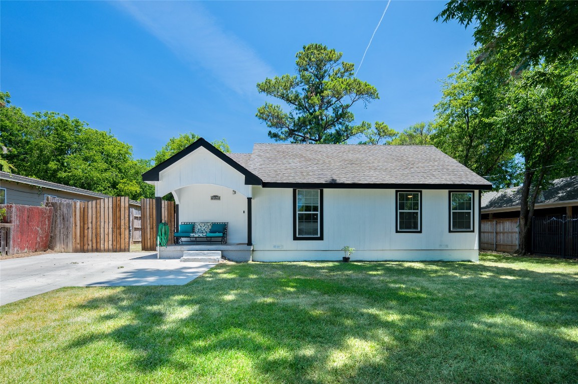 1020 Gardenview Drive Dallas TX 75217