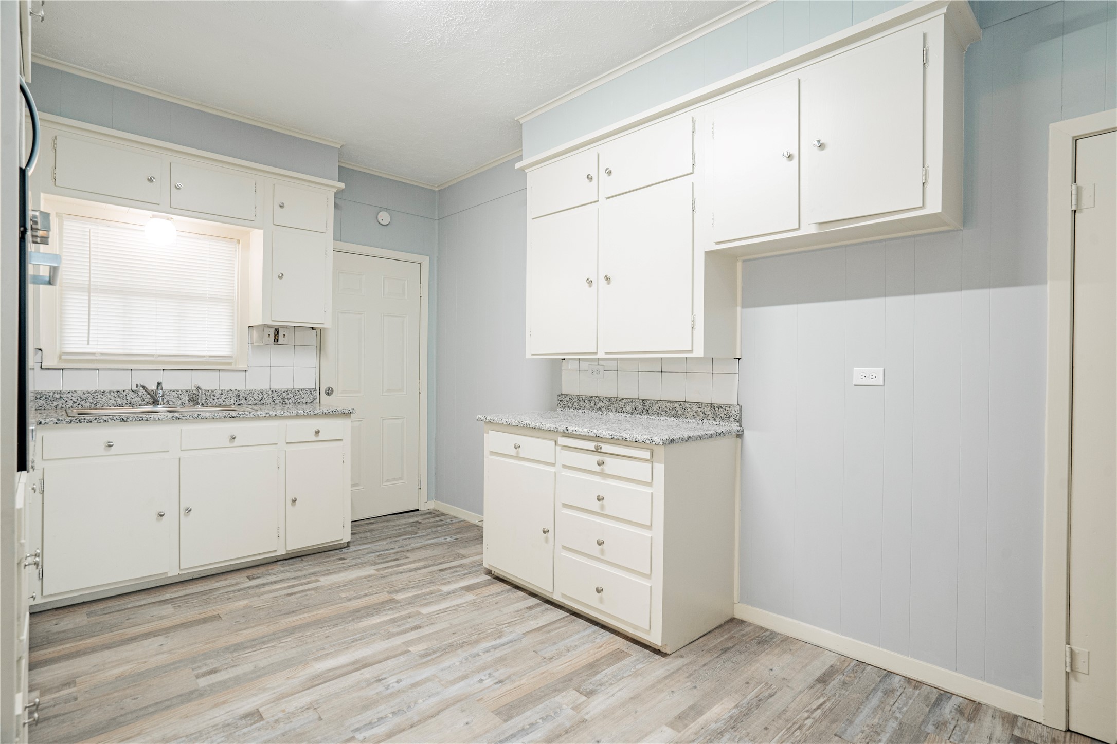 233 E James Street Wills Point TX 75169