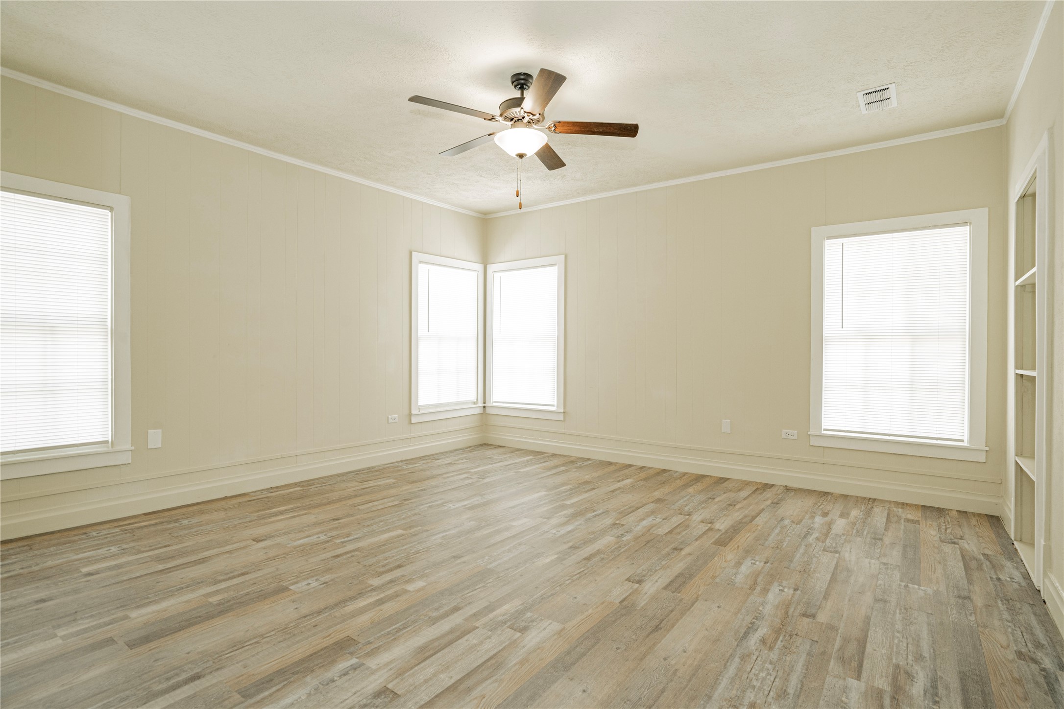 233 E James Street Wills Point TX 75169