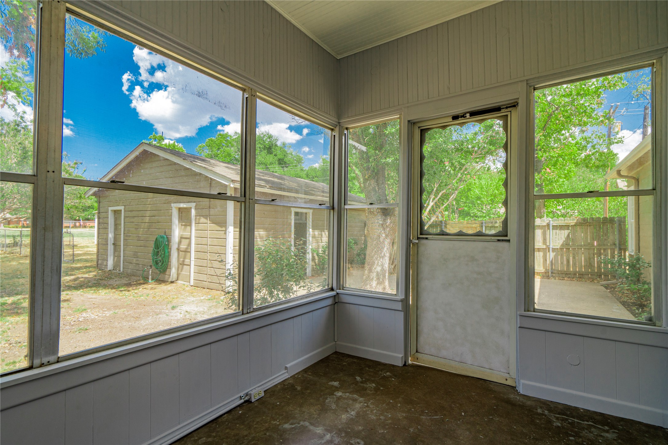 233 E James Street Wills Point TX 75169