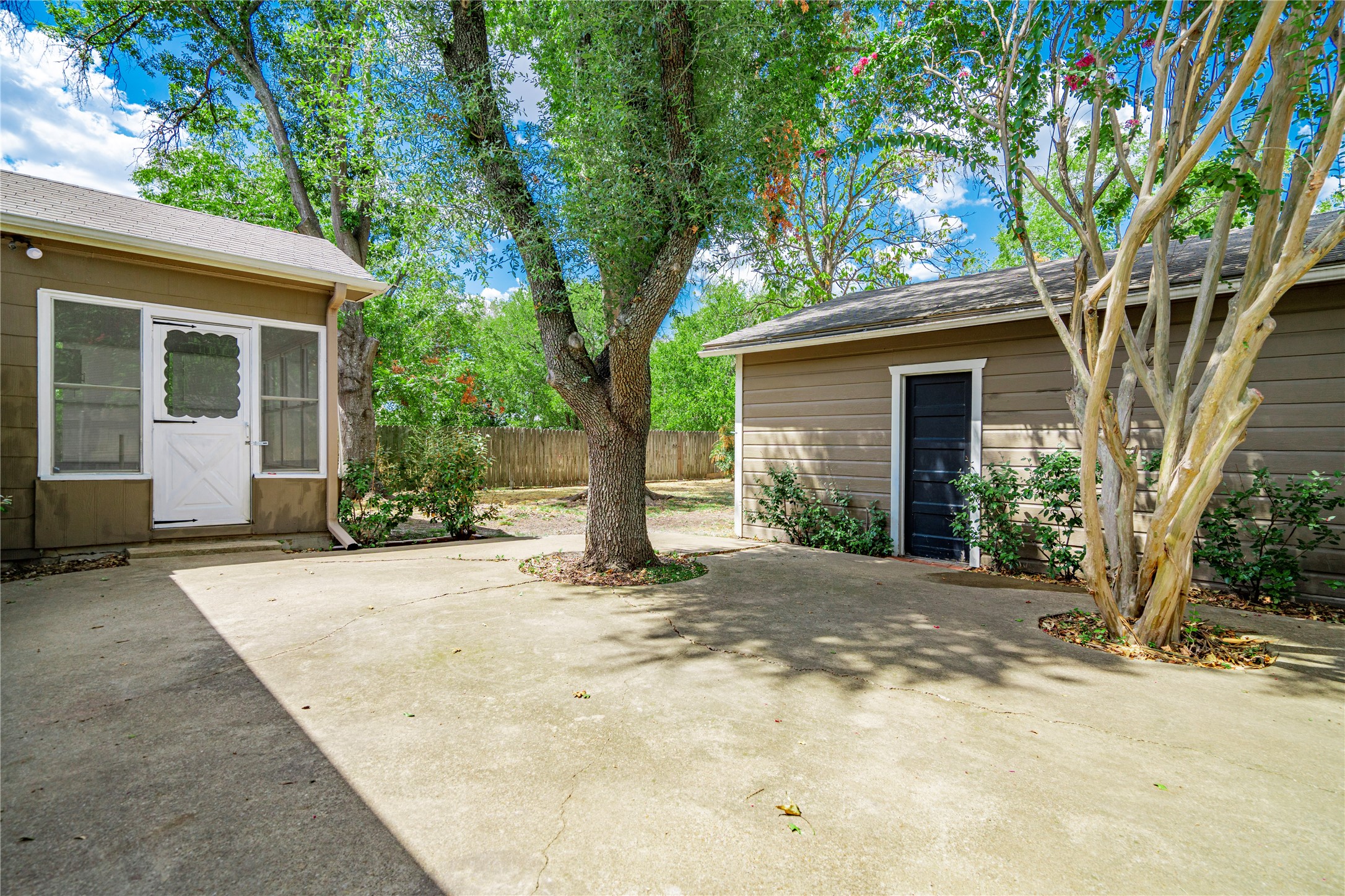 233 E James Street Wills Point TX 75169