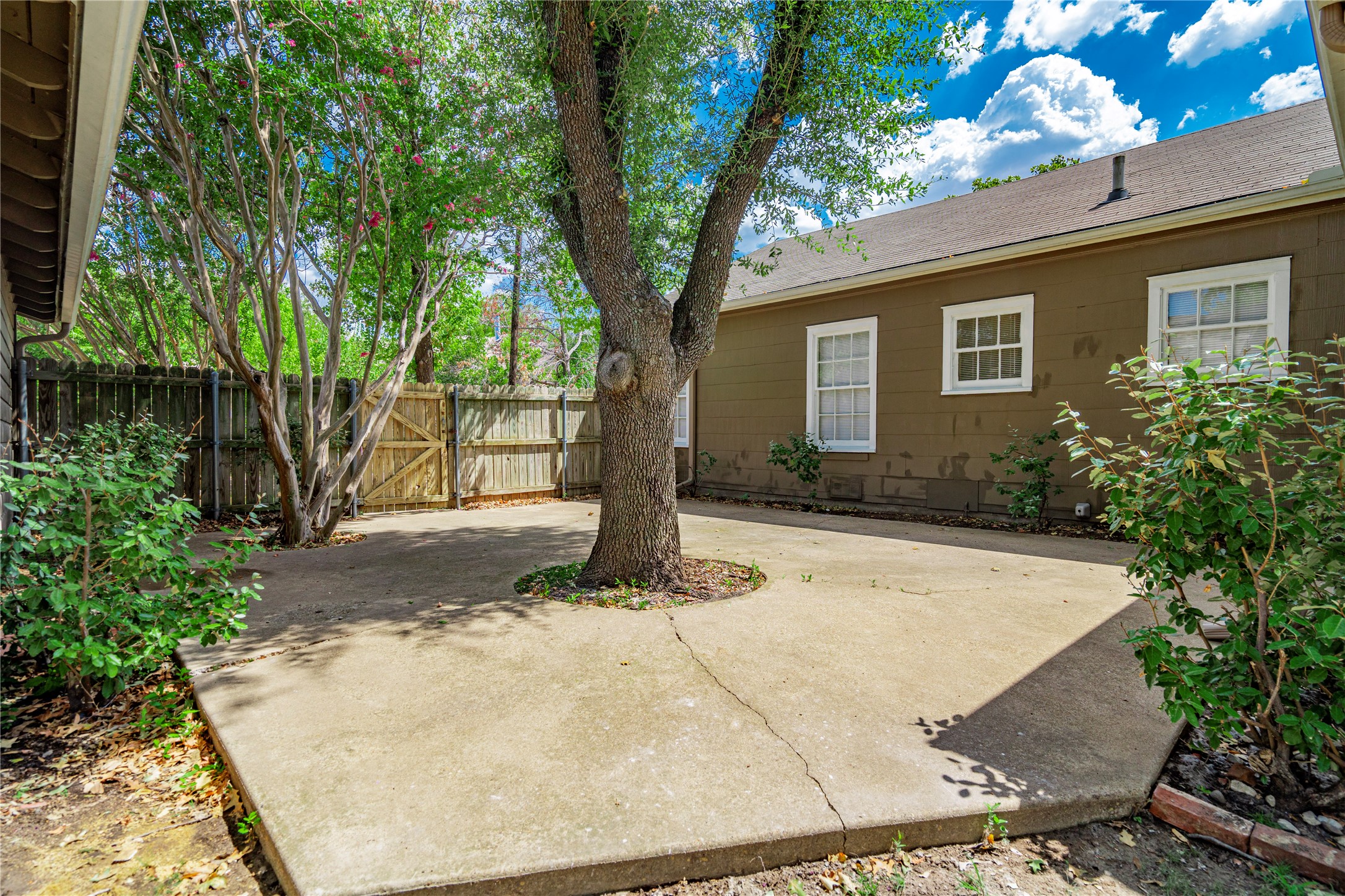233 E James Street Wills Point TX 75169