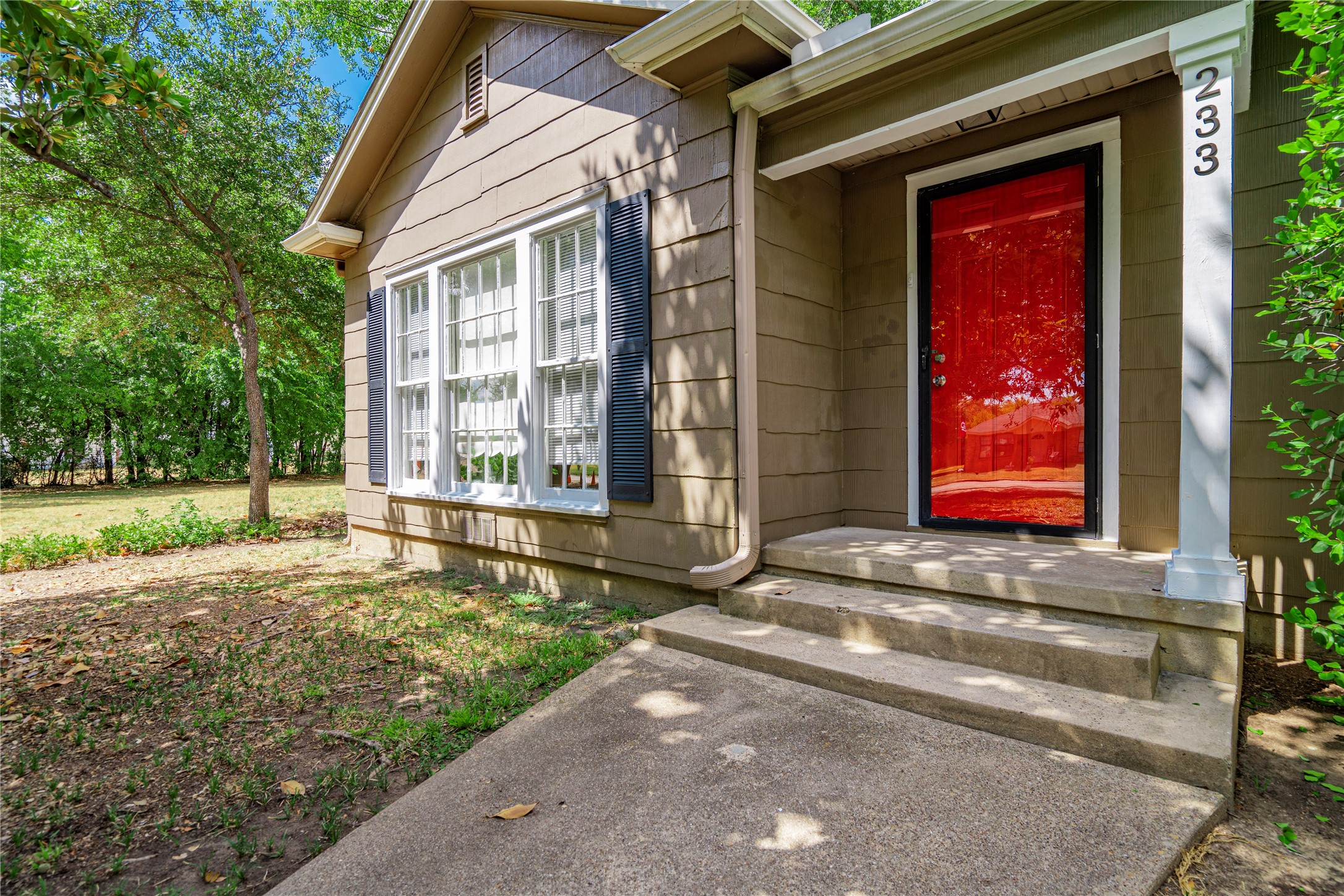 233 E James Street Wills Point TX 75169