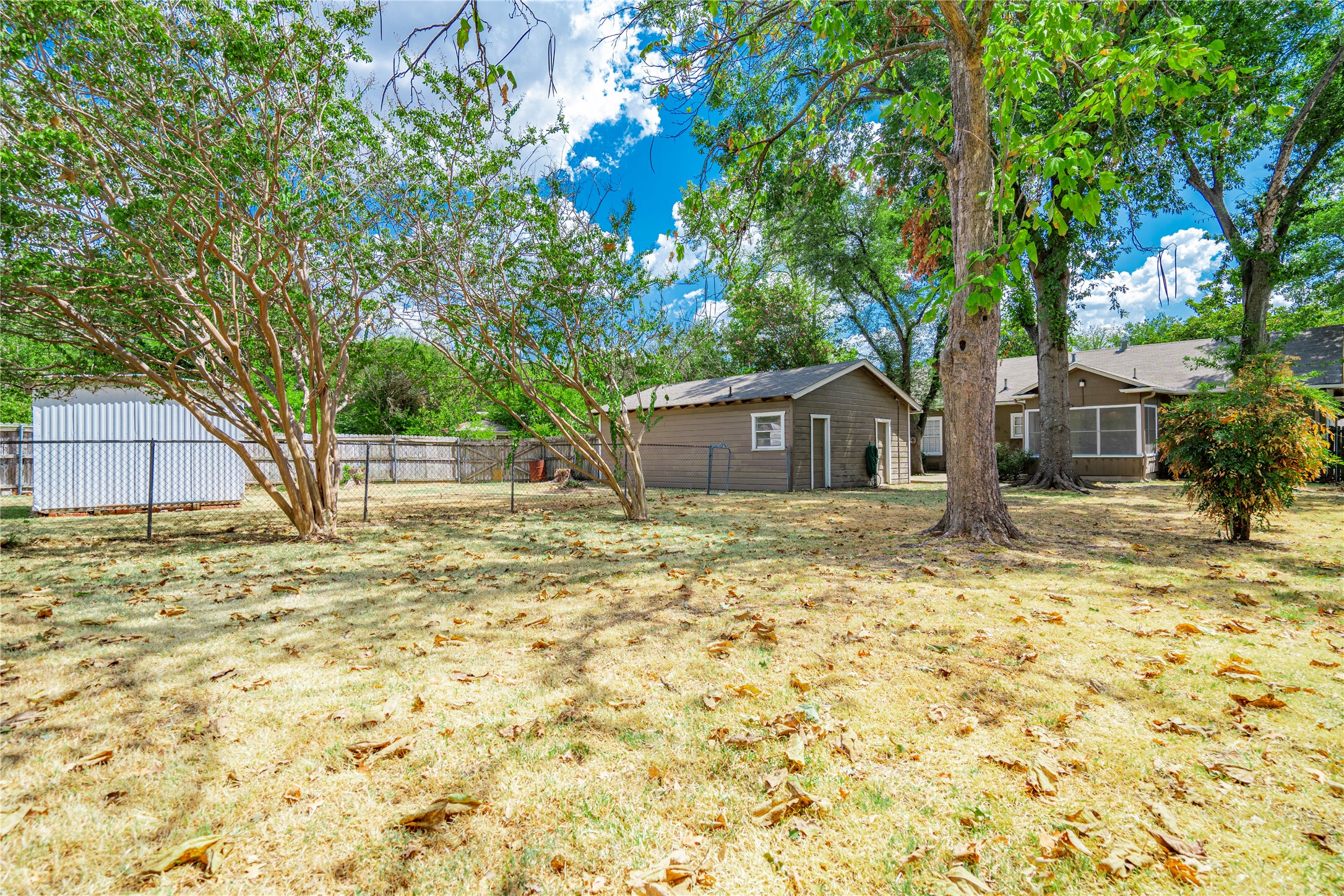 233 E James Street Wills Point TX 75169