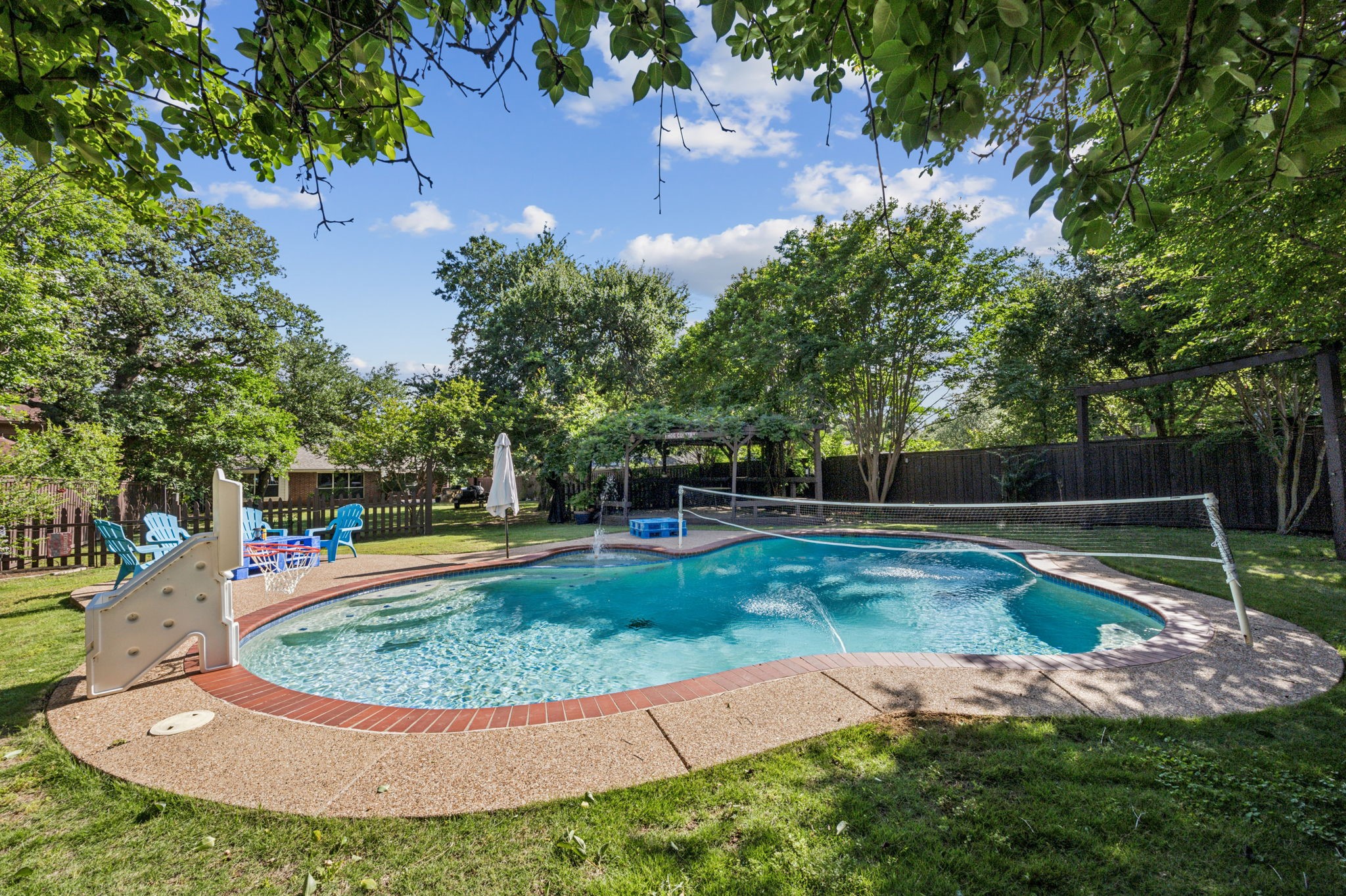 106 Hollywood Boulevard Euless TX 76040