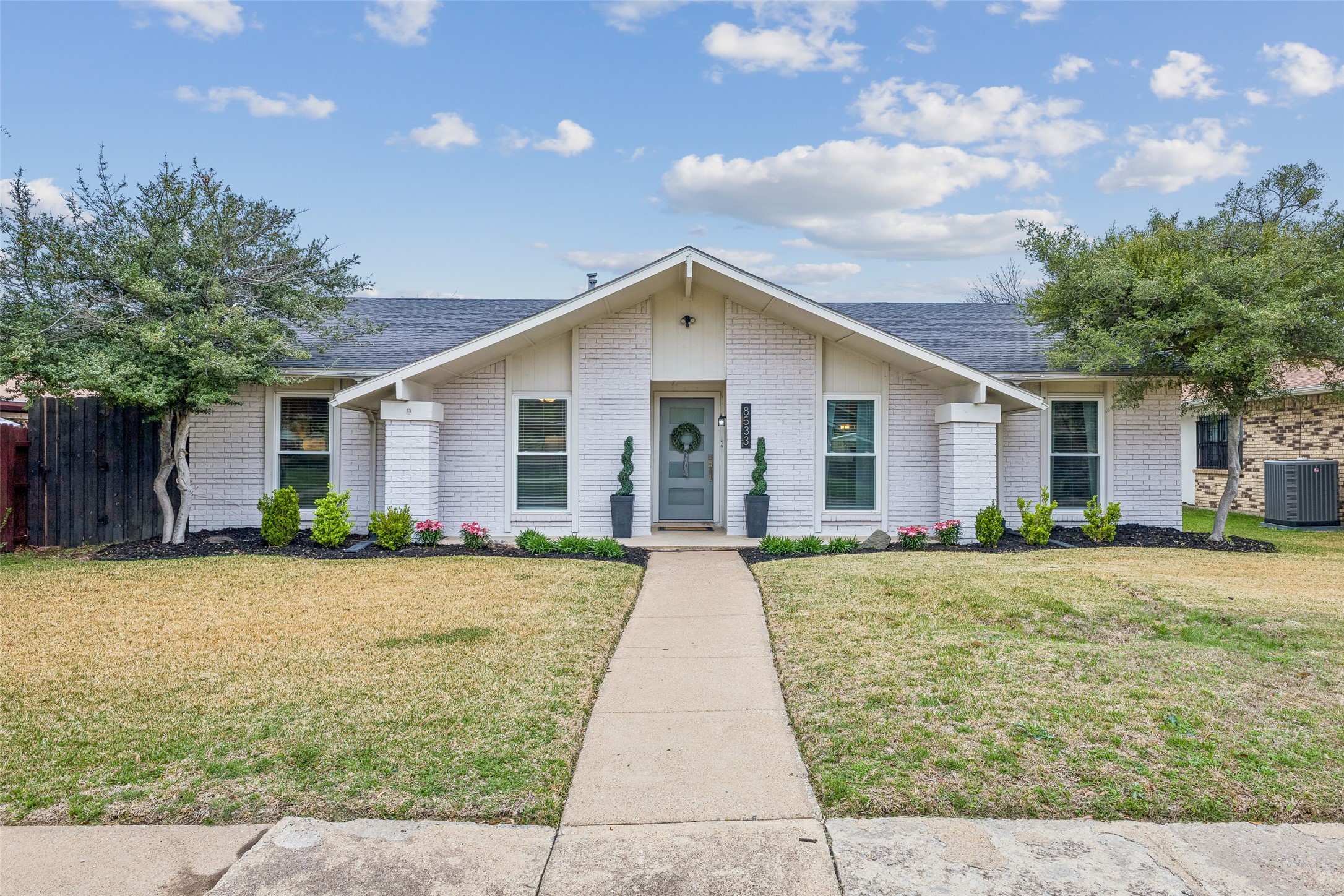 8533 Van Pelt Drive Dallas TX 75228