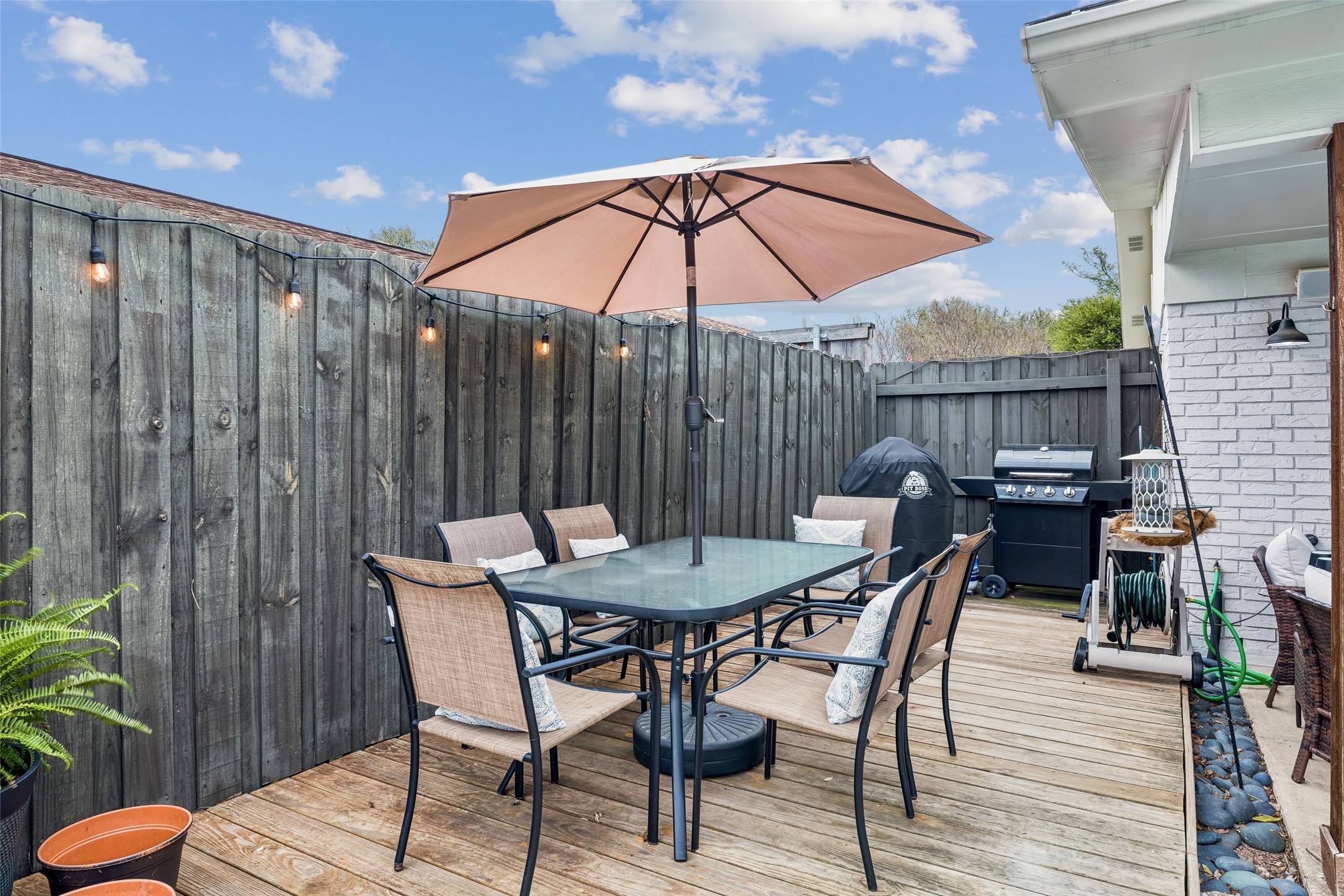 8533 Van Pelt Drive Dallas TX 75228