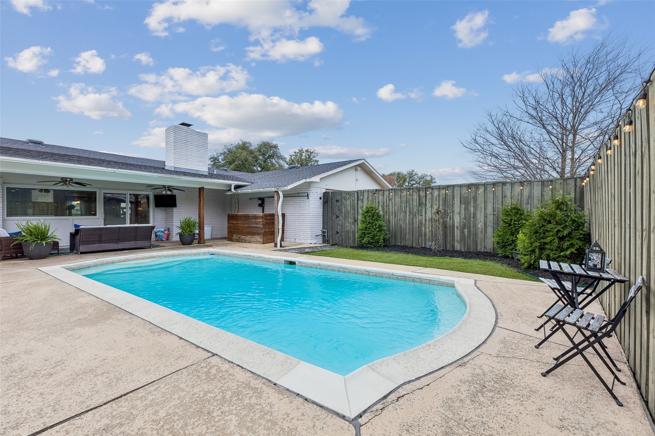 8533 Van Pelt Drive Dallas TX 75228