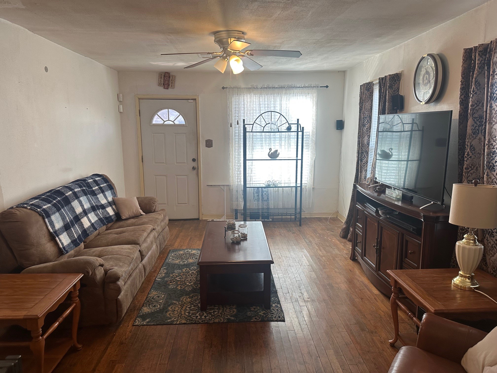 631 W Walker Street Denison TX 75020