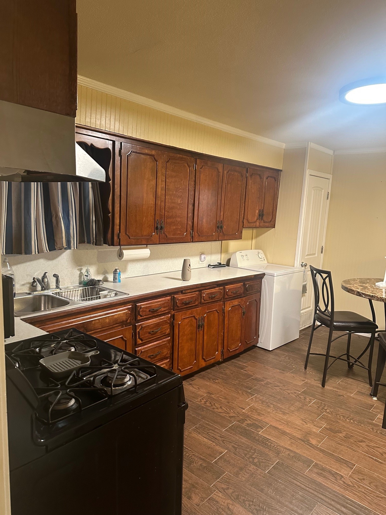 631 W Walker Street Denison TX 75020