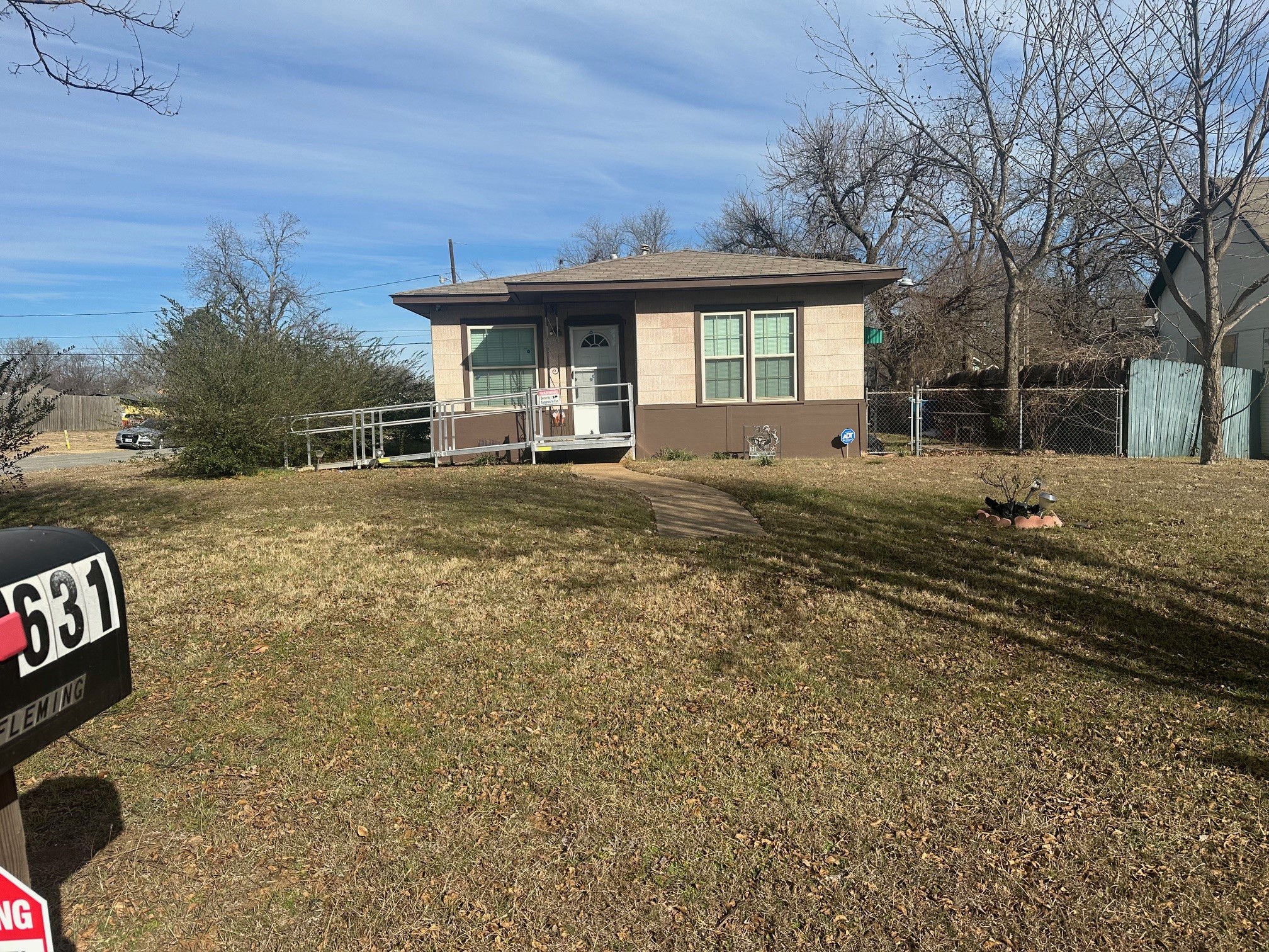 631 W Walker Street Denison TX 75020