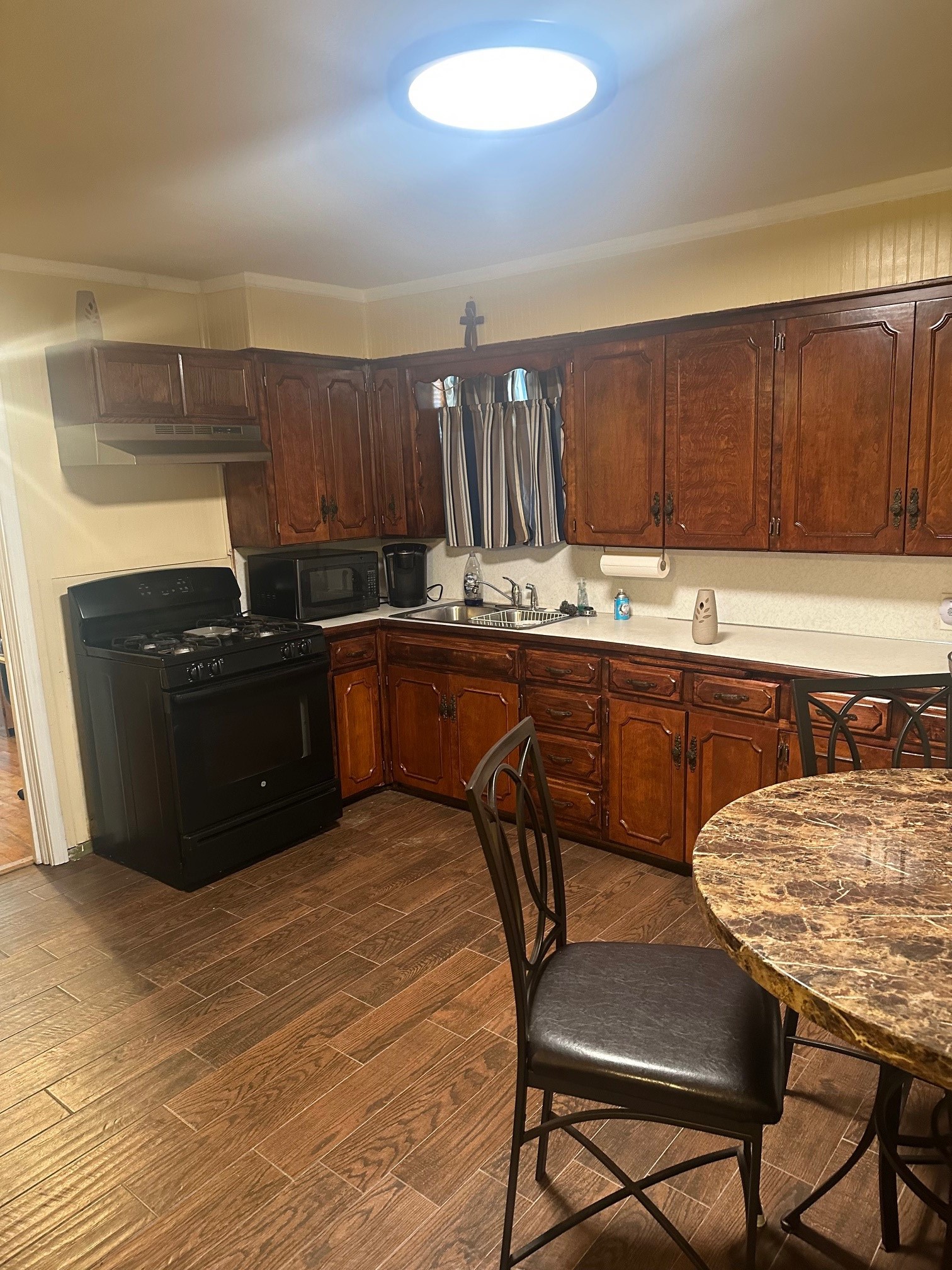 631 W Walker Street Denison TX 75020