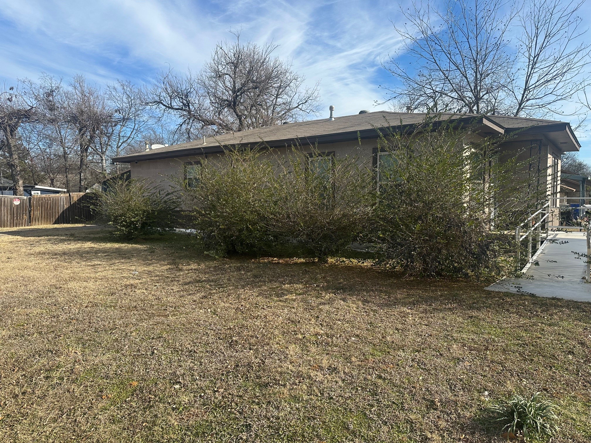 631 W Walker Street Denison TX 75020