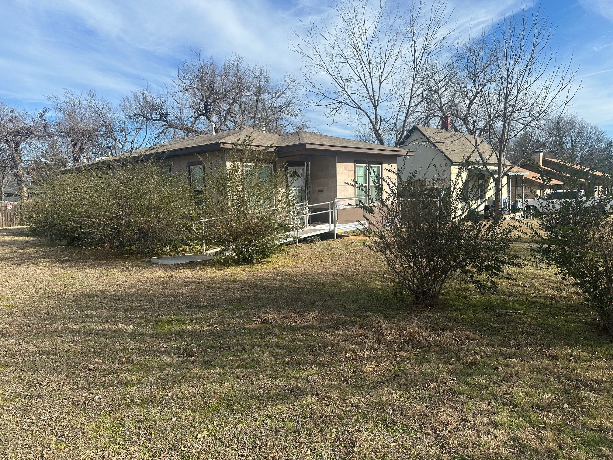 631 W Walker Street Denison TX 75020