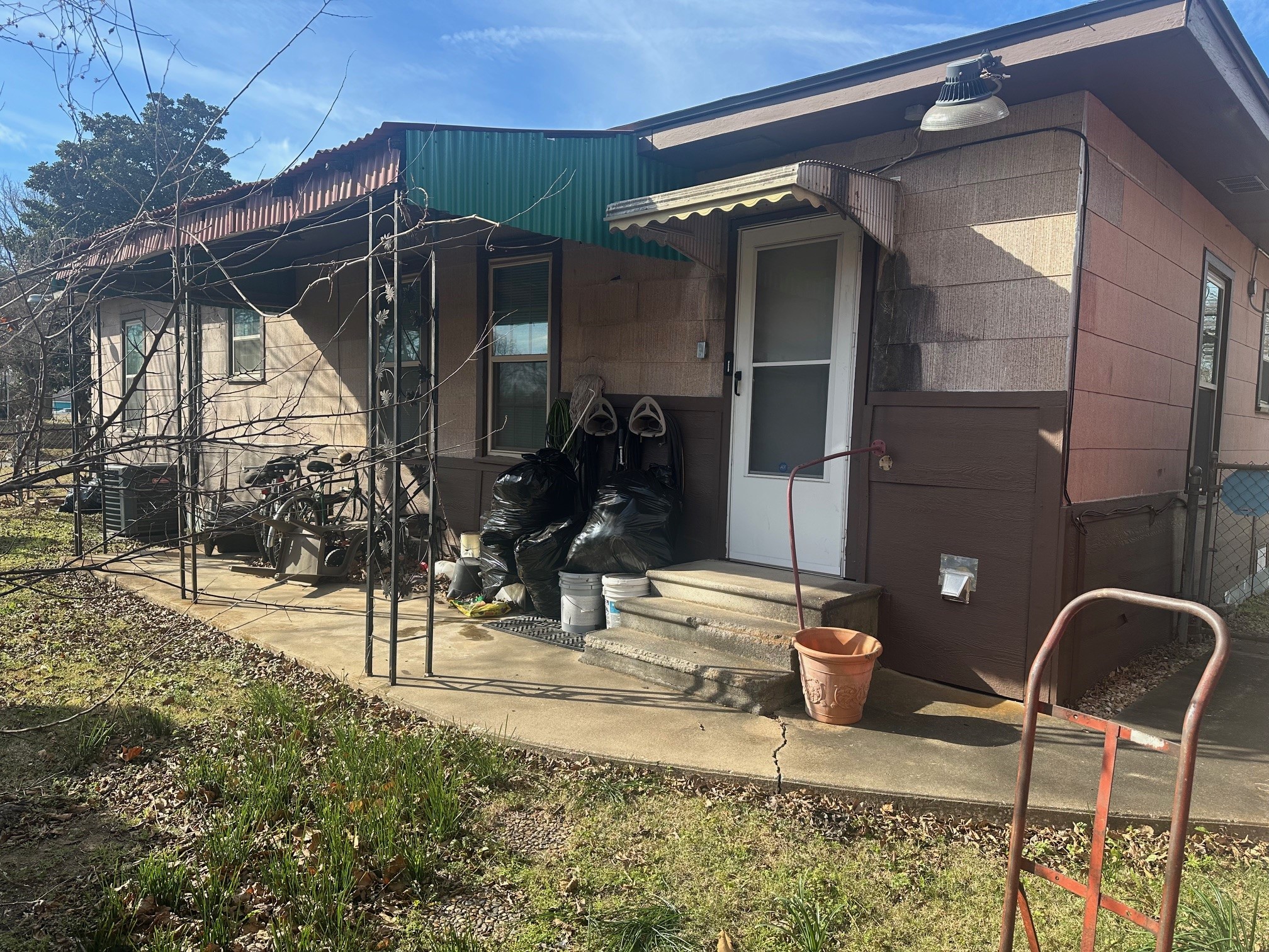 631 W Walker Street Denison TX 75020