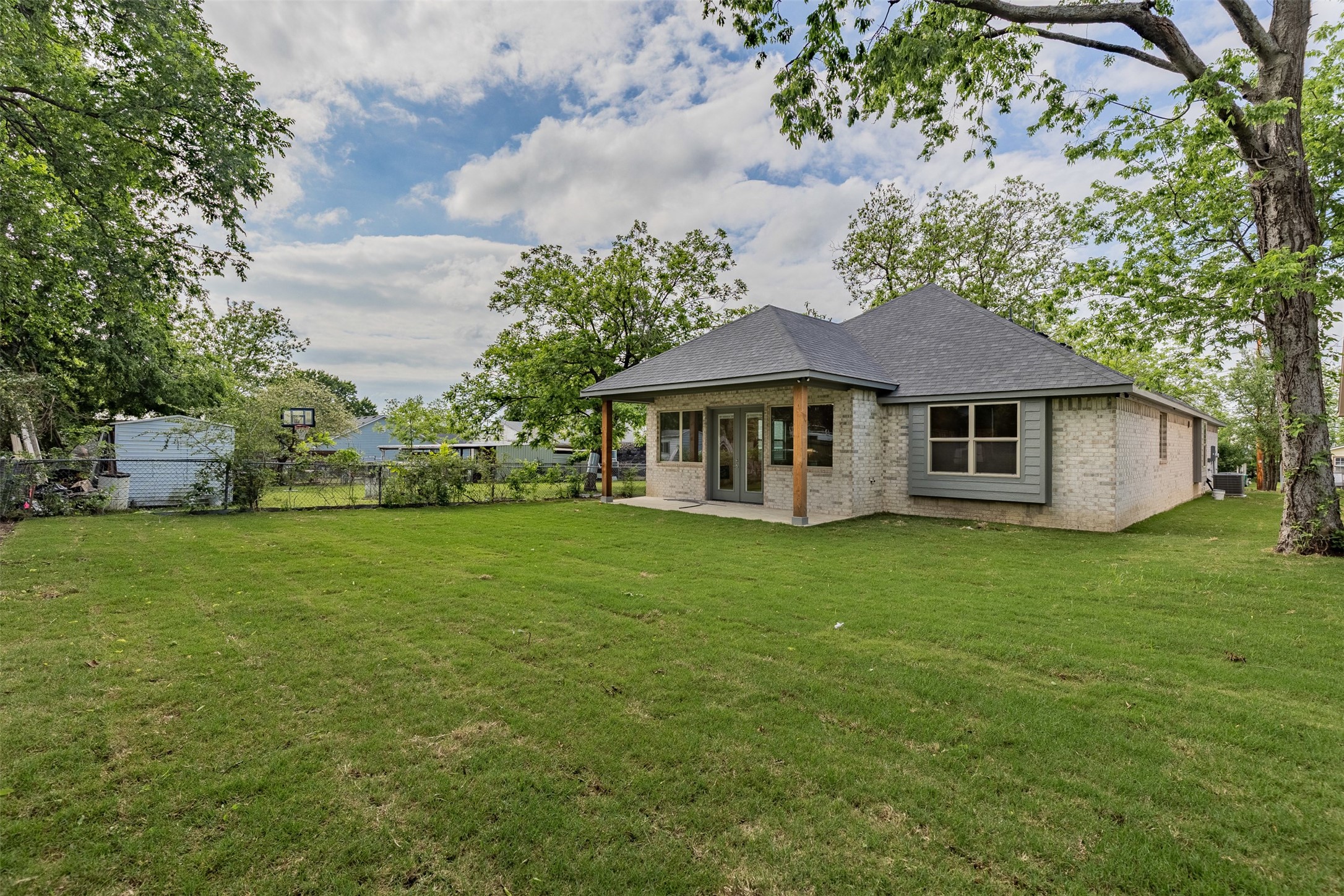 710 E Mcgee Street Sherman TX 75090