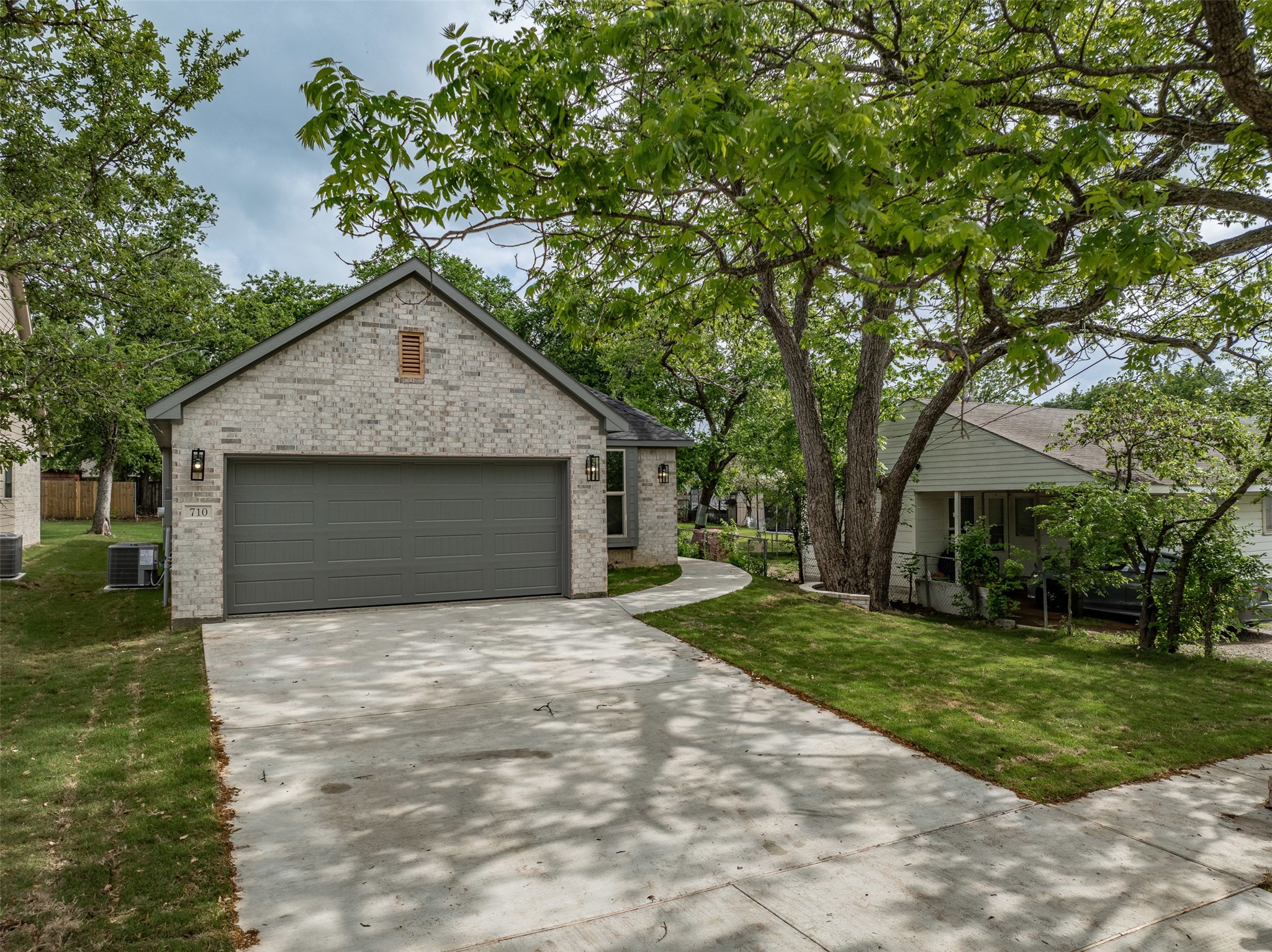 710 E Mcgee Street Sherman TX 75090