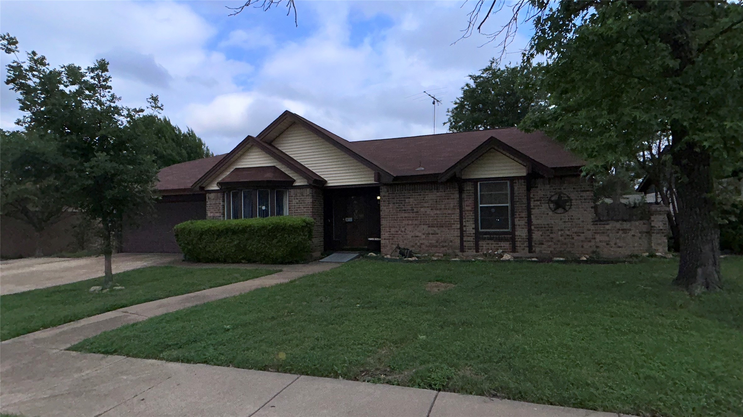 6325 Lavano Drive Edgecliff Village TX 76134