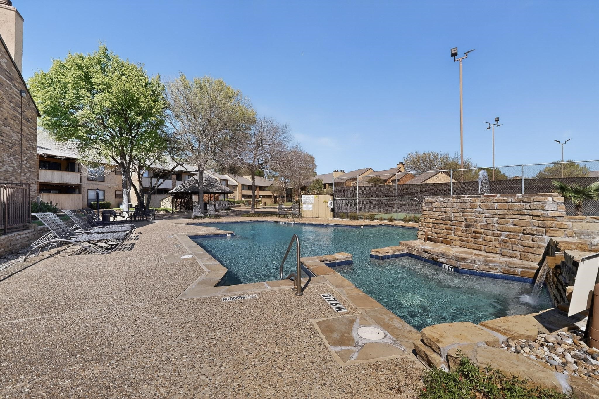 2106 Rainbow Drive Arlington TX 76011