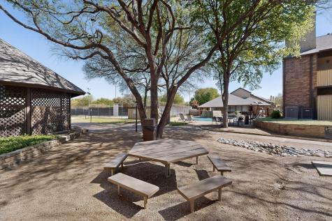 2106 Rainbow Drive Arlington TX 76011
