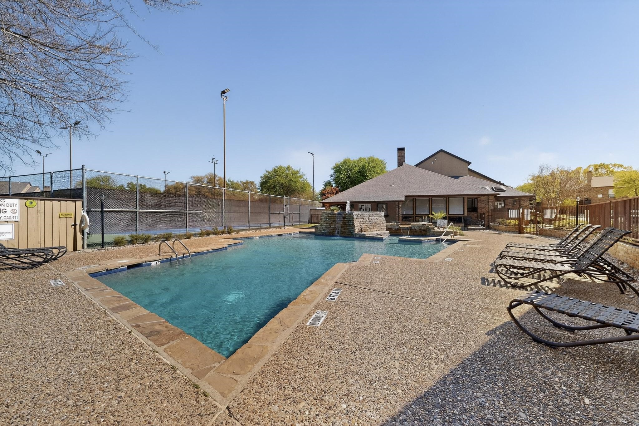2106 Rainbow Drive Arlington TX 76011