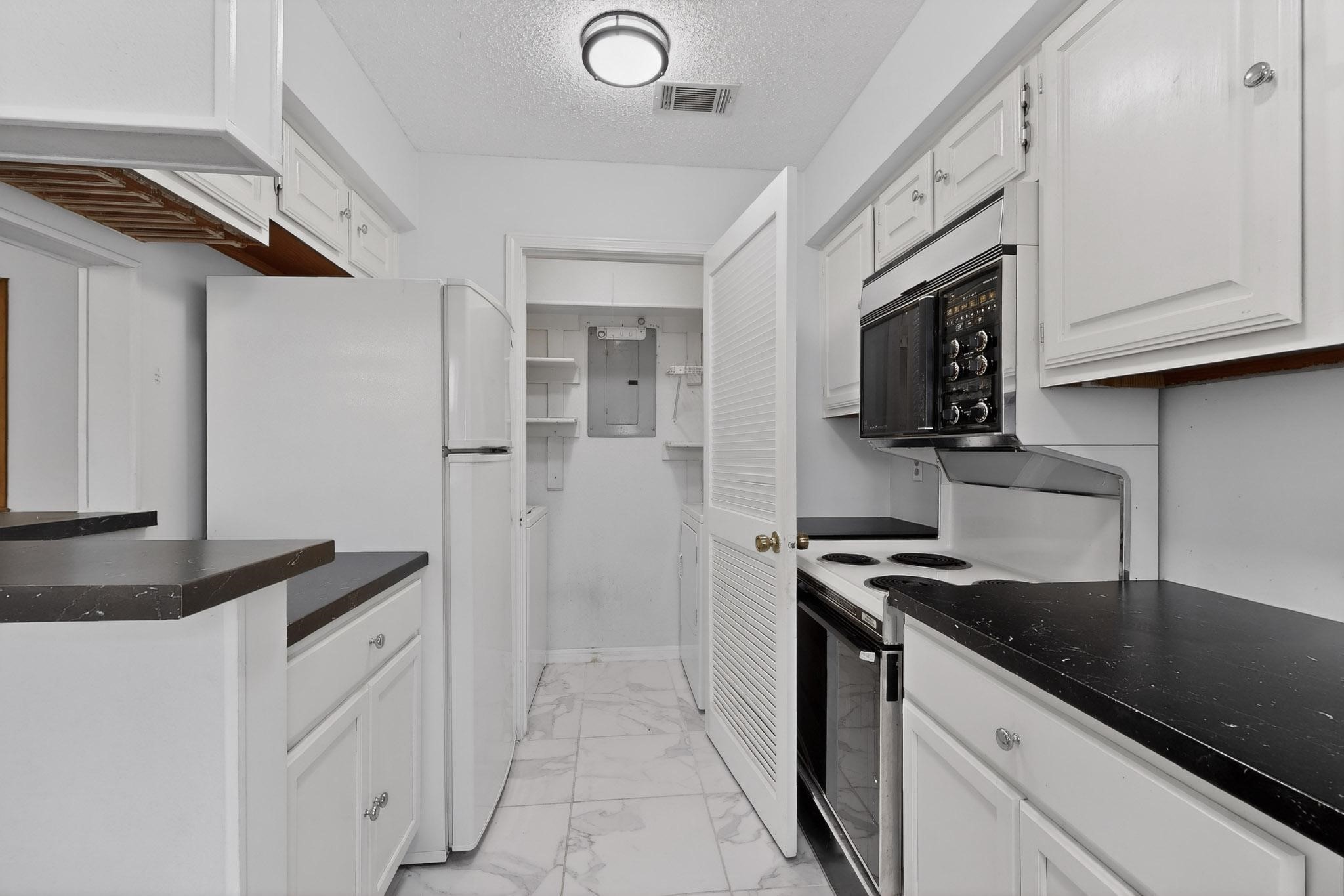 2106 Rainbow Drive Arlington TX 76011