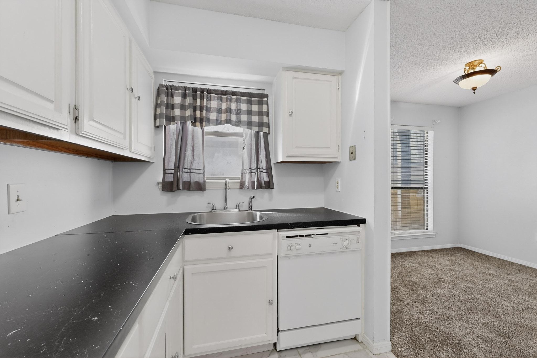 2106 Rainbow Drive Arlington TX 76011