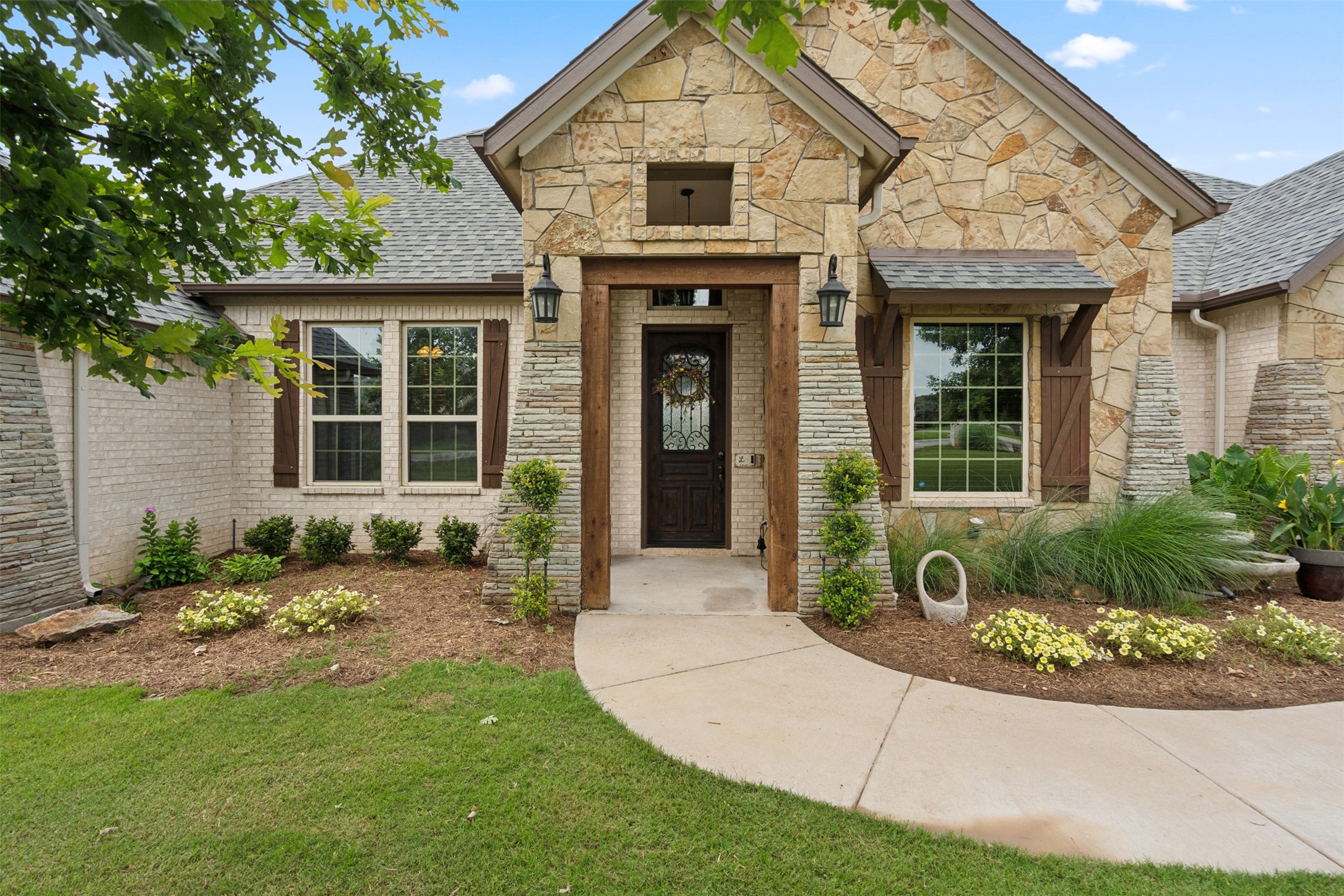 200 Oakwood Creek Court Weatherford TX 76088