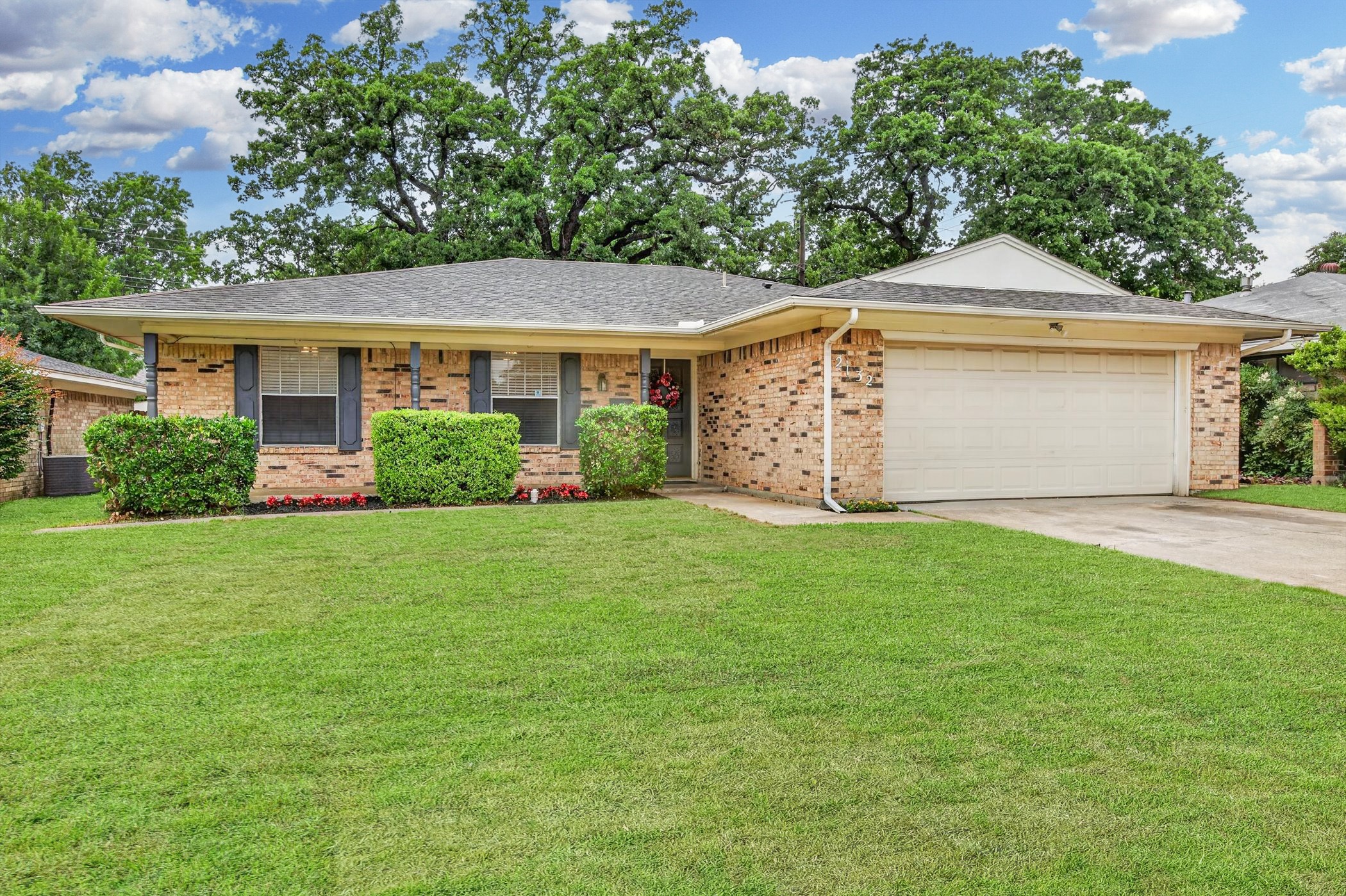 2132 Sandy Lane Irving TX 75060