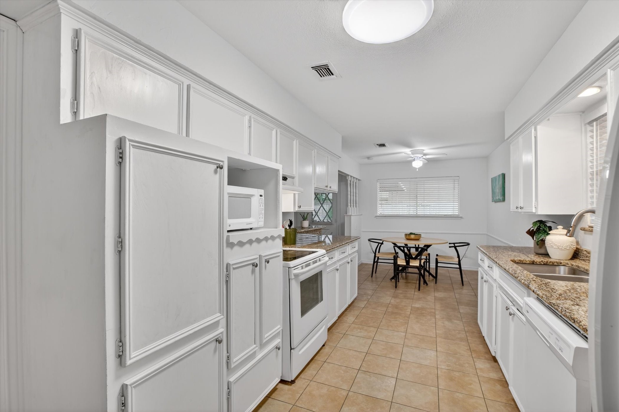 2132 Sandy Lane Irving TX 75060