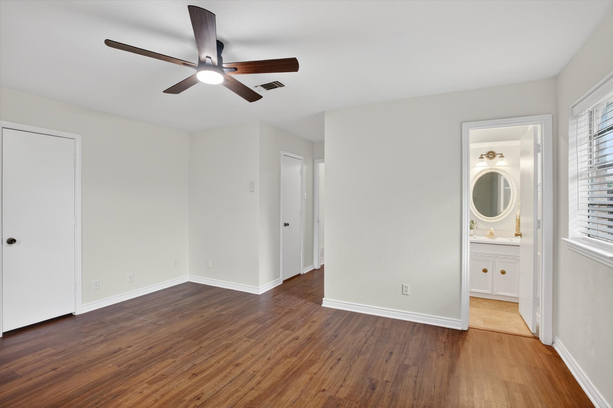2132 Sandy Lane Irving TX 75060