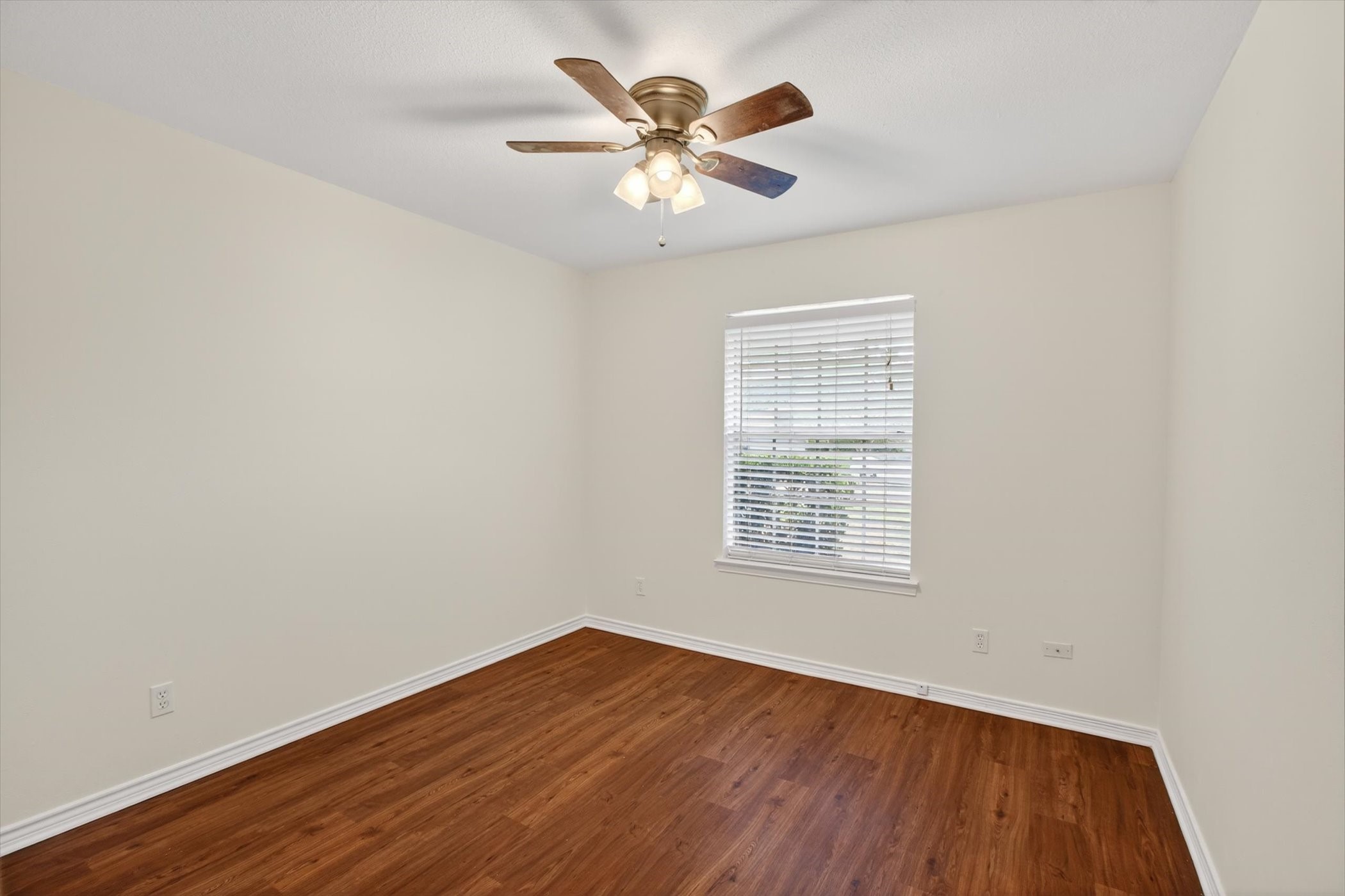 2132 Sandy Lane Irving TX 75060