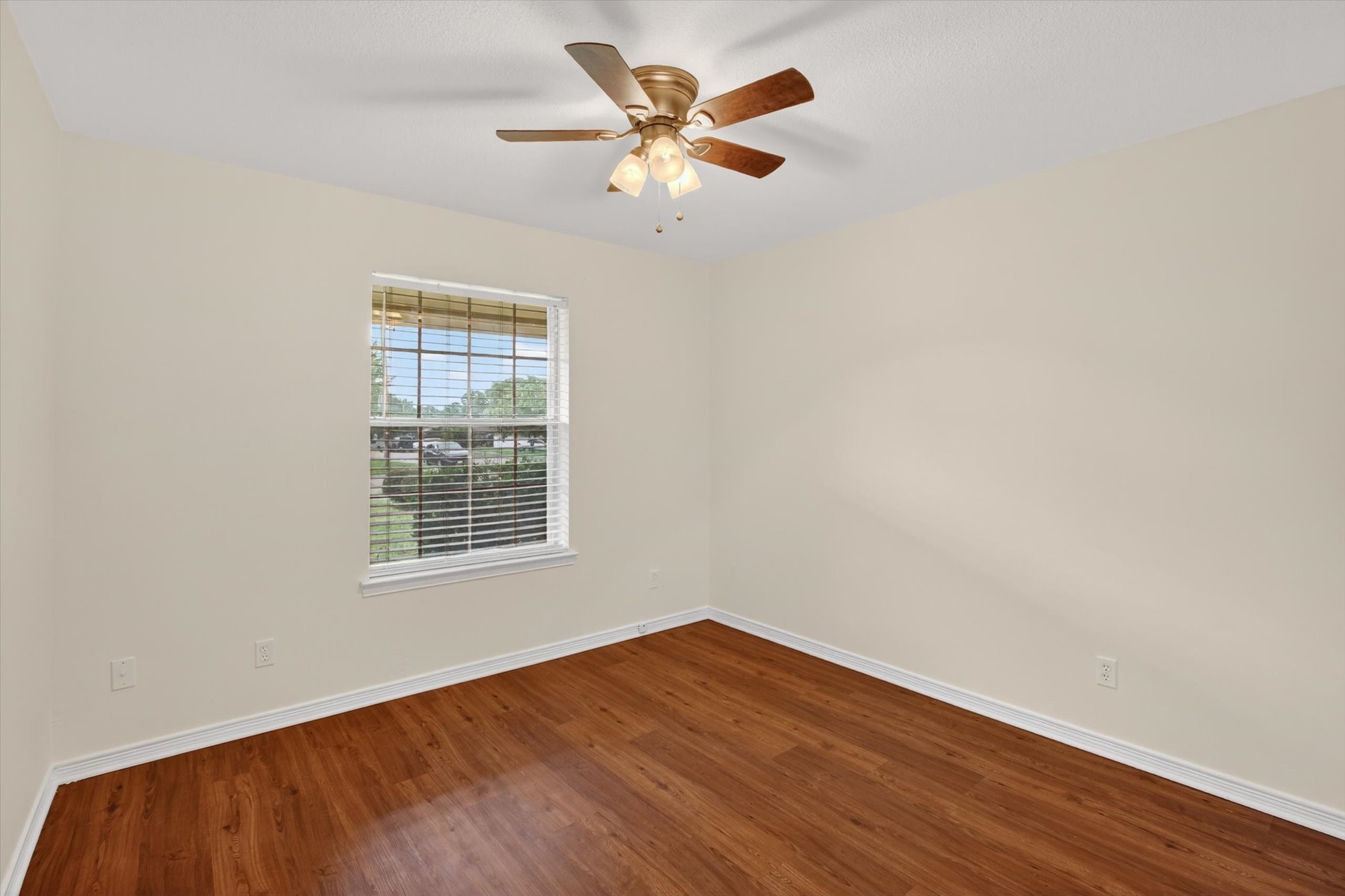 2132 Sandy Lane Irving TX 75060