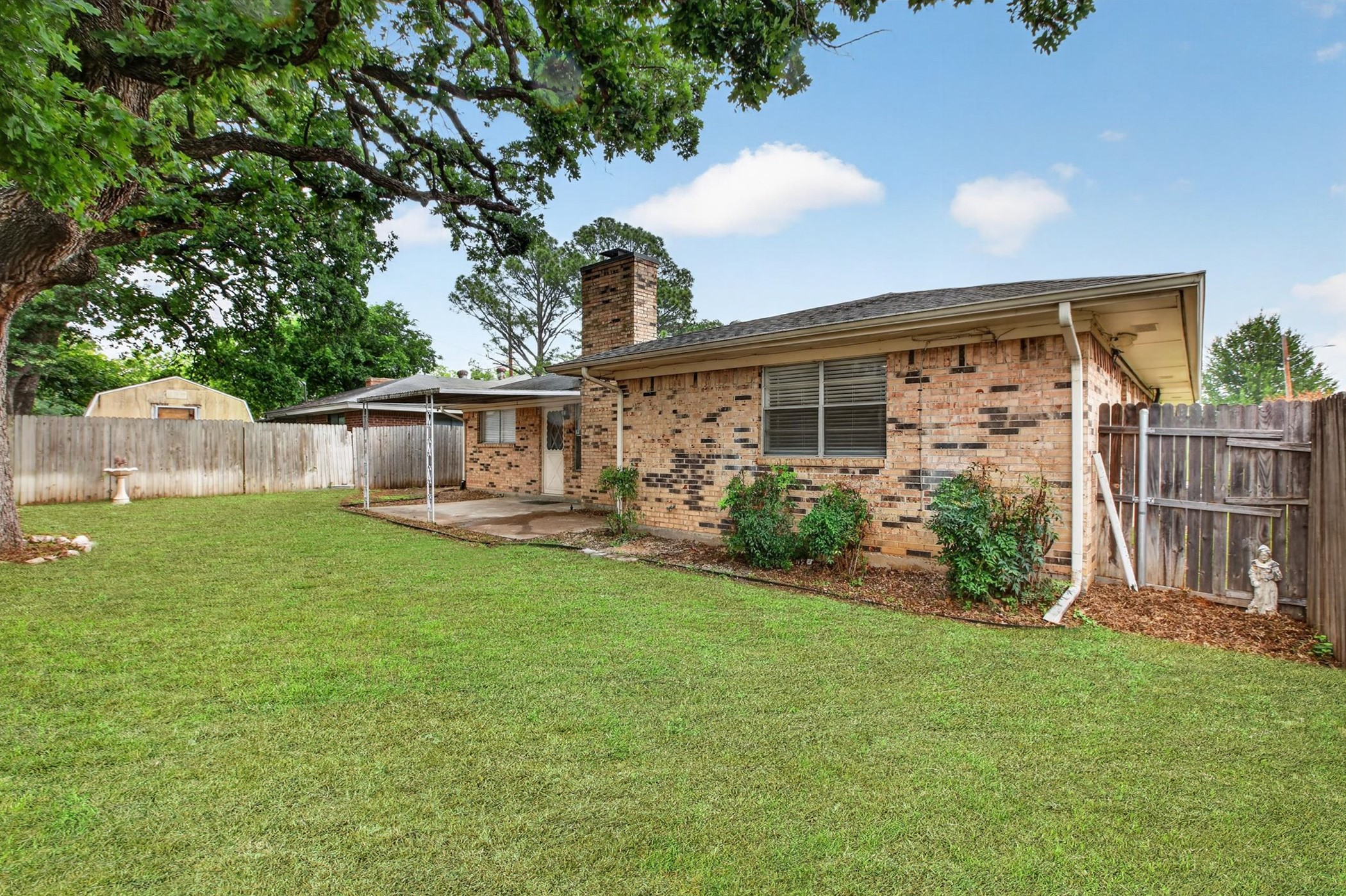 2132 Sandy Lane Irving TX 75060