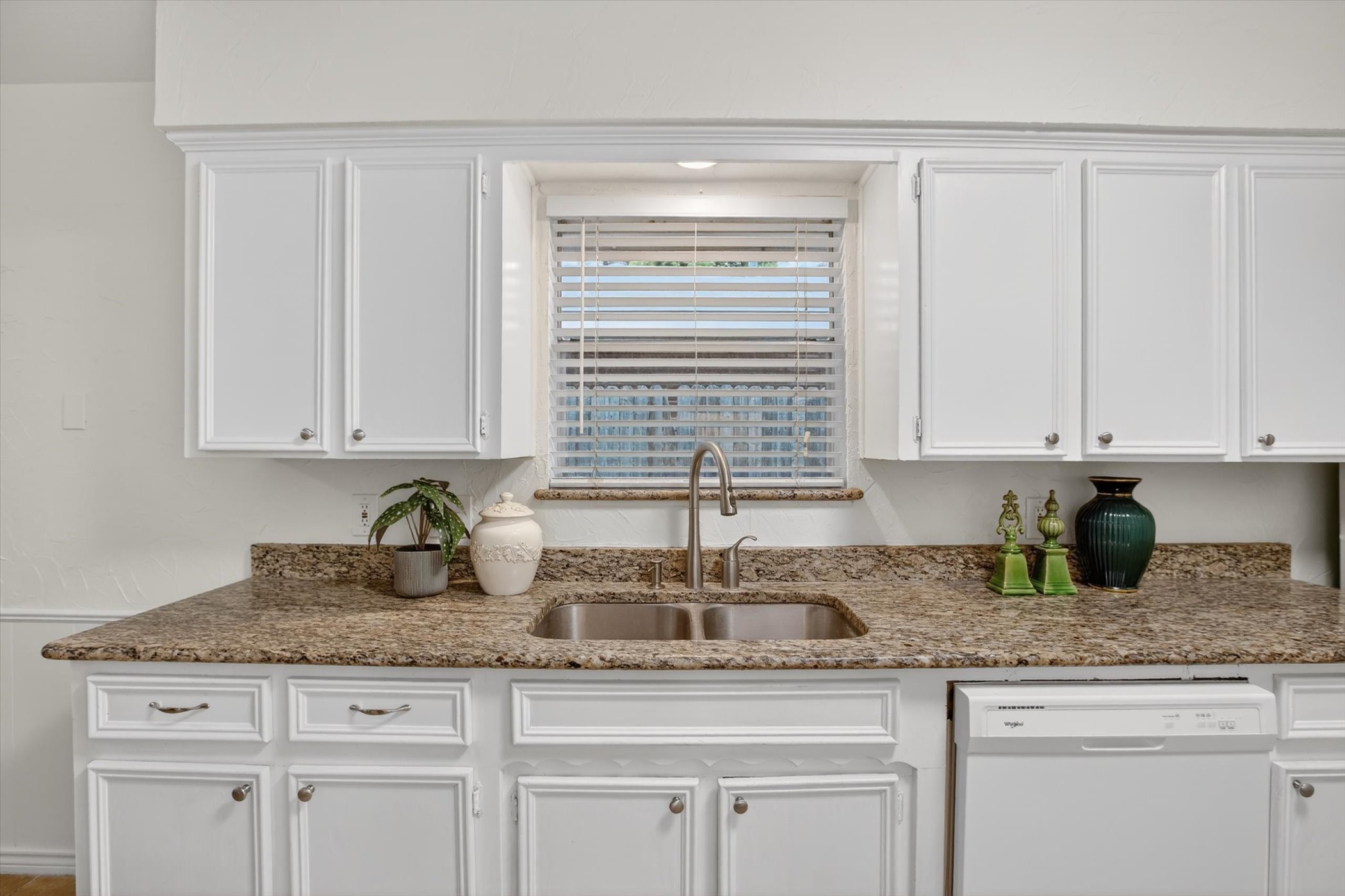2132 Sandy Lane Irving TX 75060