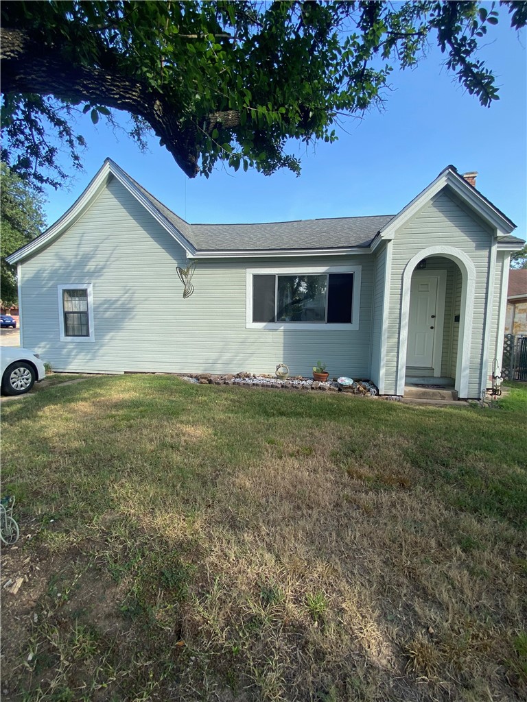 301 W Hall Street Hearne TX 77859
