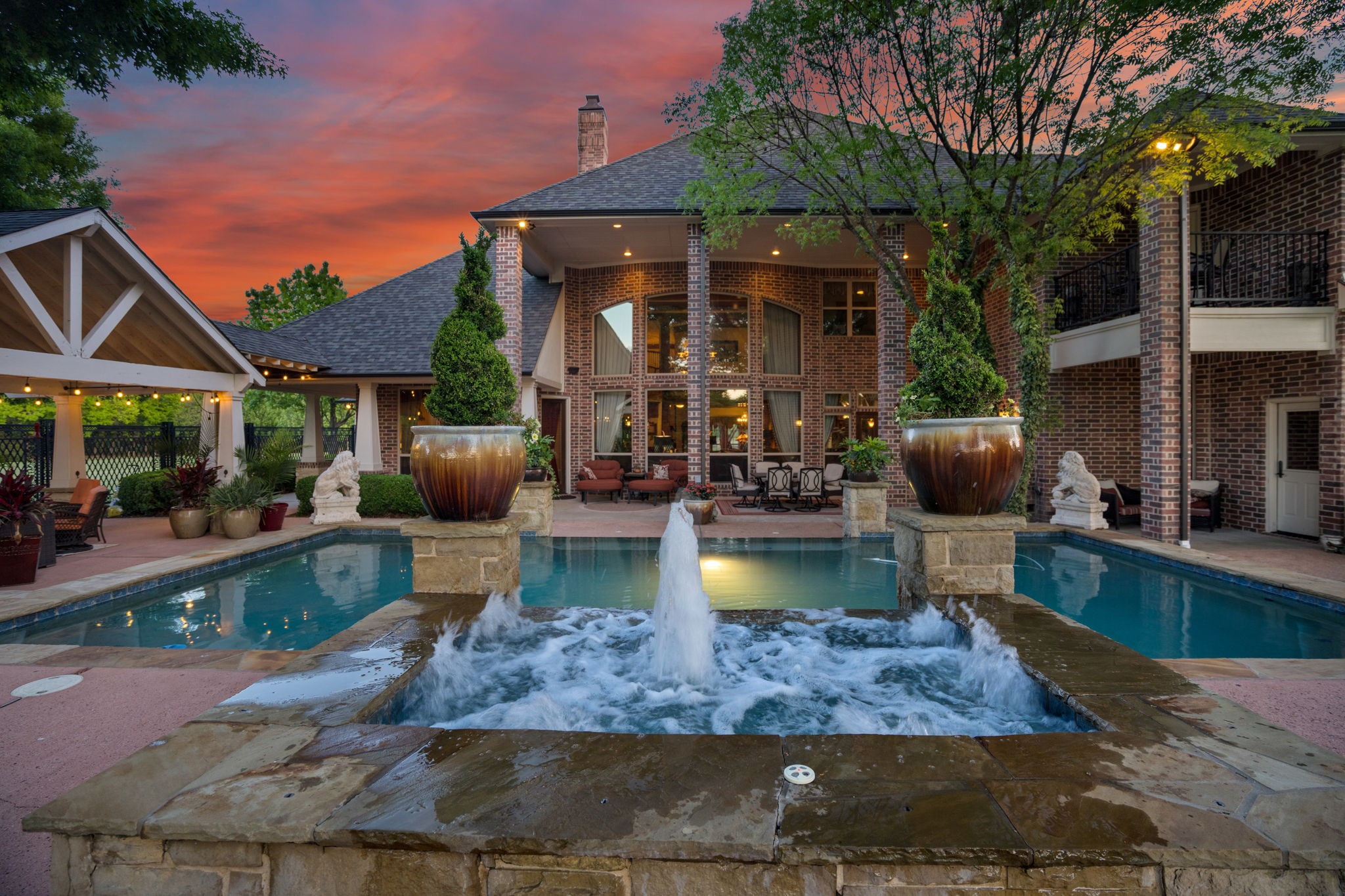 725 Locust Drive Oak Leaf TX 75154