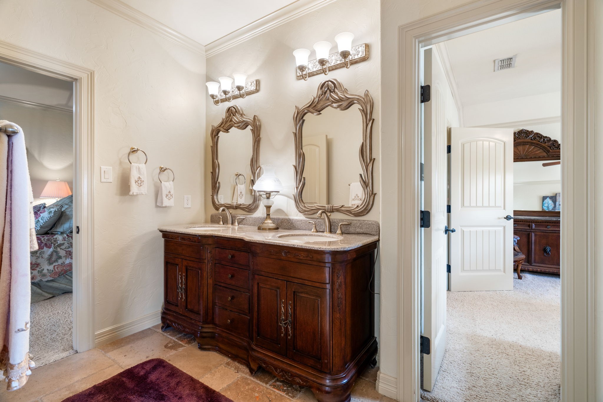 725 Locust Drive Oak Leaf TX 75154